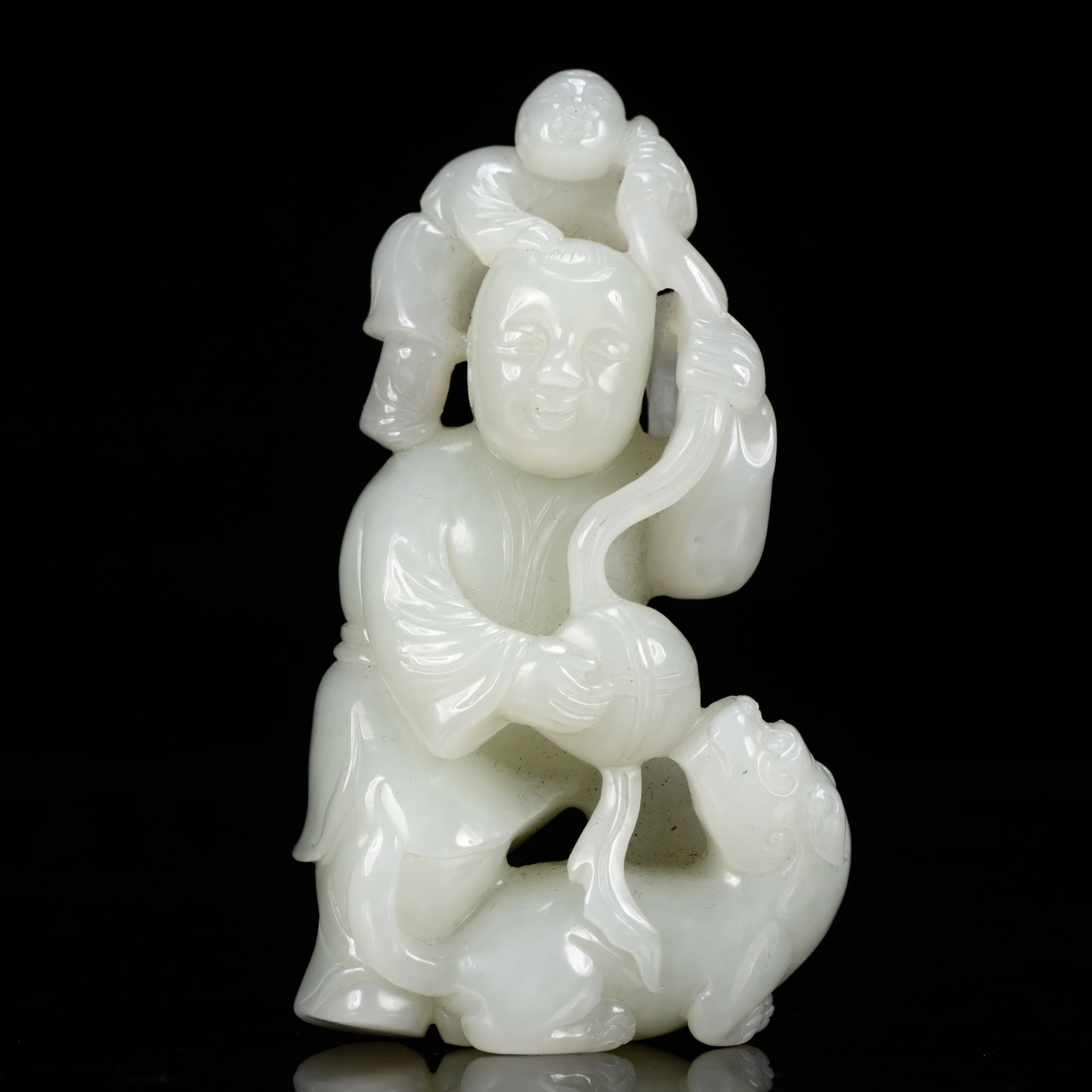 An Exquisite White Jade Figure Ornament: An Exquisite White Jade Figure Ornament,Qing Dynasty, China,Size:2.2inx1inx3.5in,Weight:144g 白玉人物摆件,中国清代