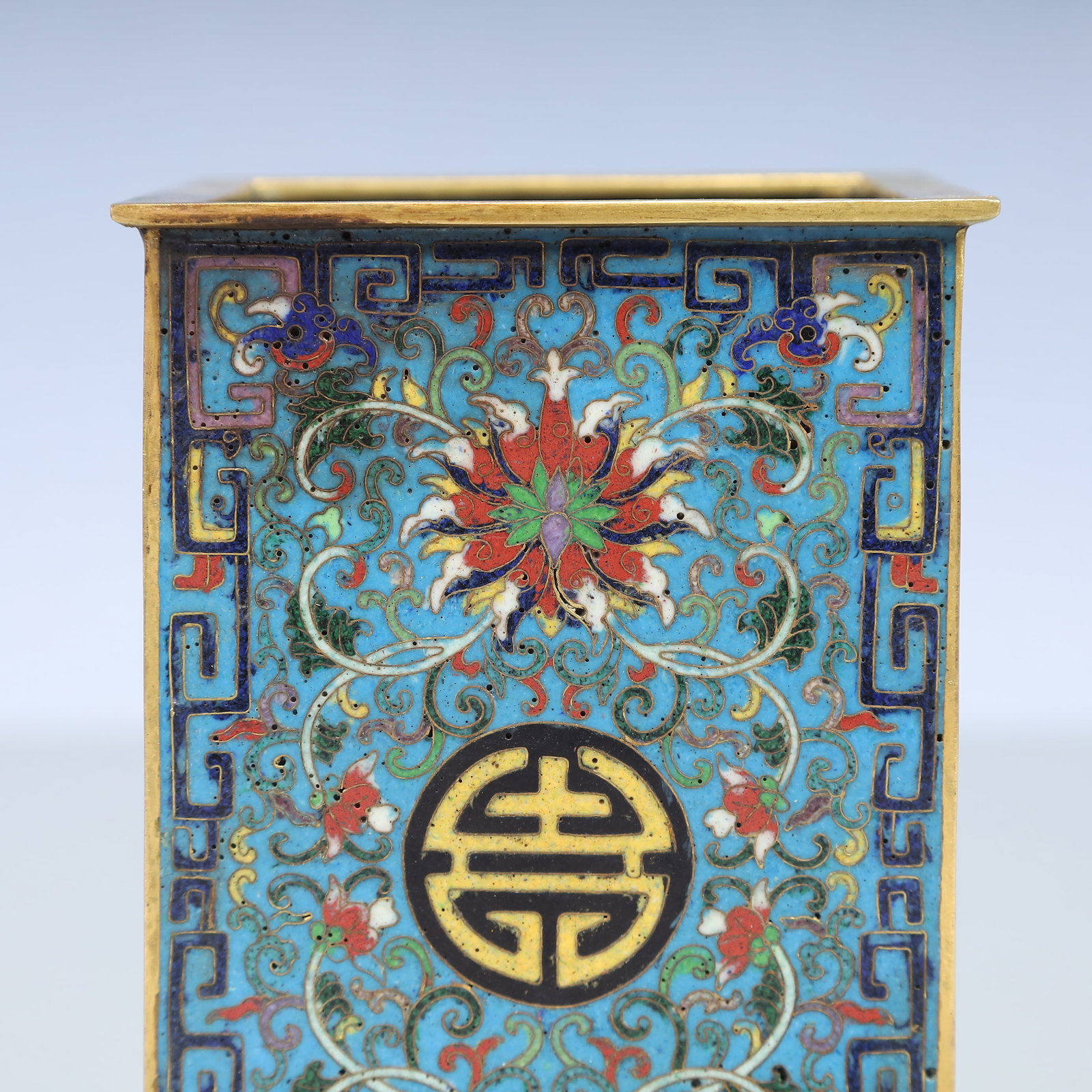 An Exquisite Cloisonne Lotus Pattern Four Legs Brush Pot: An Exquisite Cloisonne Lotus Pattern Four Legs Brush Pot,Qing Dynasty, China,Qianlong Four-character Mark,Size:5.9inx3.5in,Weight:850g 景泰蓝缠枝莲纹四&
