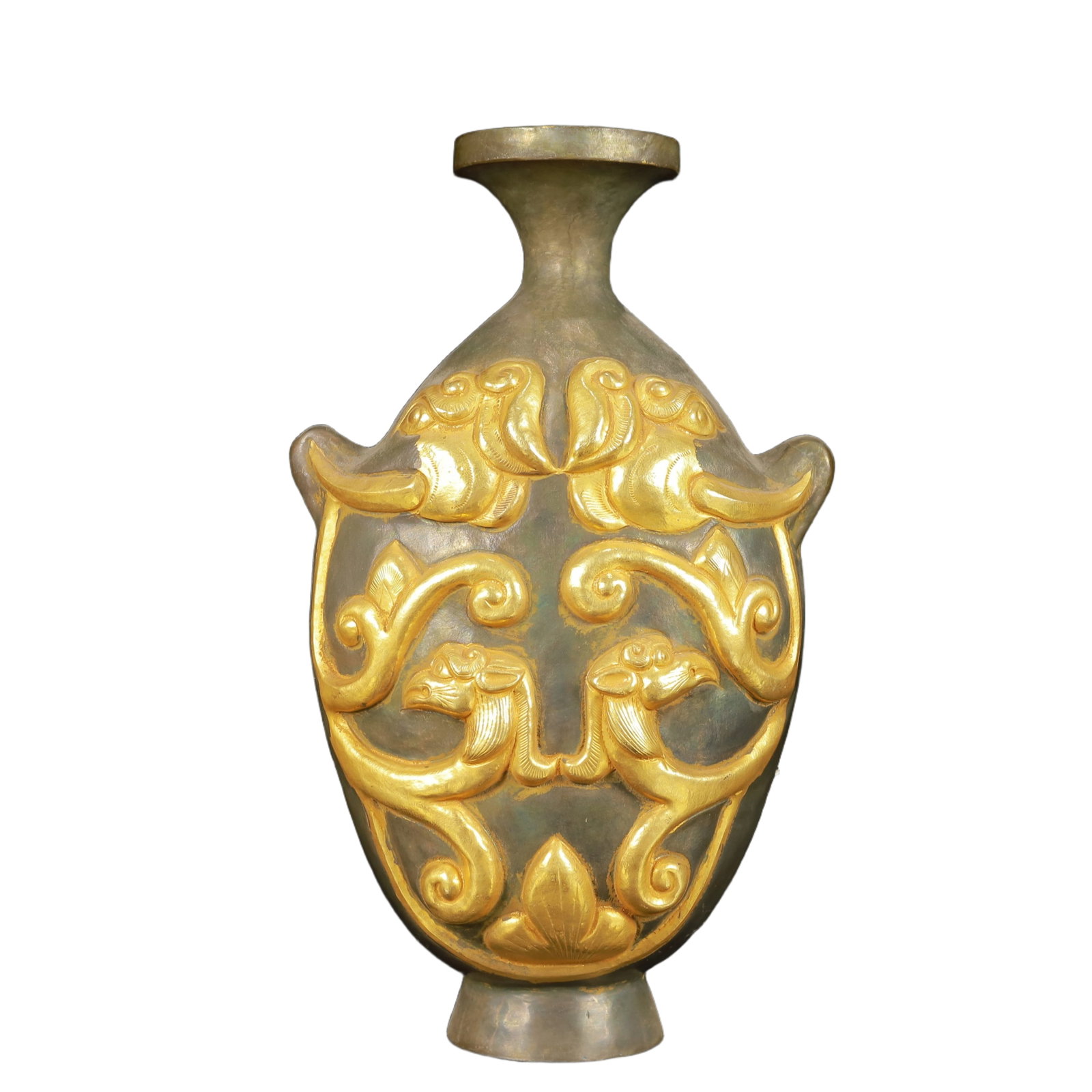 An Exquisite Gilt Silver Auspicious Beast Pattern Double-Ears Vase: An Exquisite Gilt Silver Auspicious Beast Pattern Double-Ears Vase,Tang Dynasty,China,Zhenguan Four-Character Mark,Size:5.1inx3.1inx8.7in,Weight:400g 银鎏金瑞兽纹&#