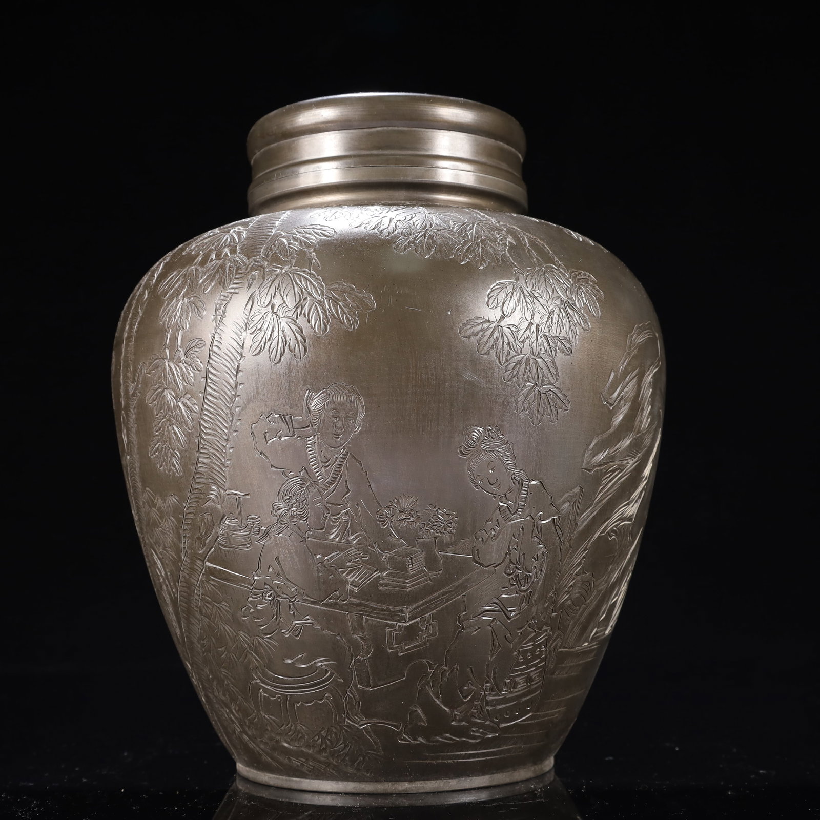An Exquisite Tin Character and Story Pattern Cover Jar,With Poem: An Exquisite Tin Character and Story Pattern Cover Jar,With Poem,Qing Dynasty, China,With Mark,Size:7.1inx9.1in,Weight:3500g 锡人物故事纹盖罐,带&#