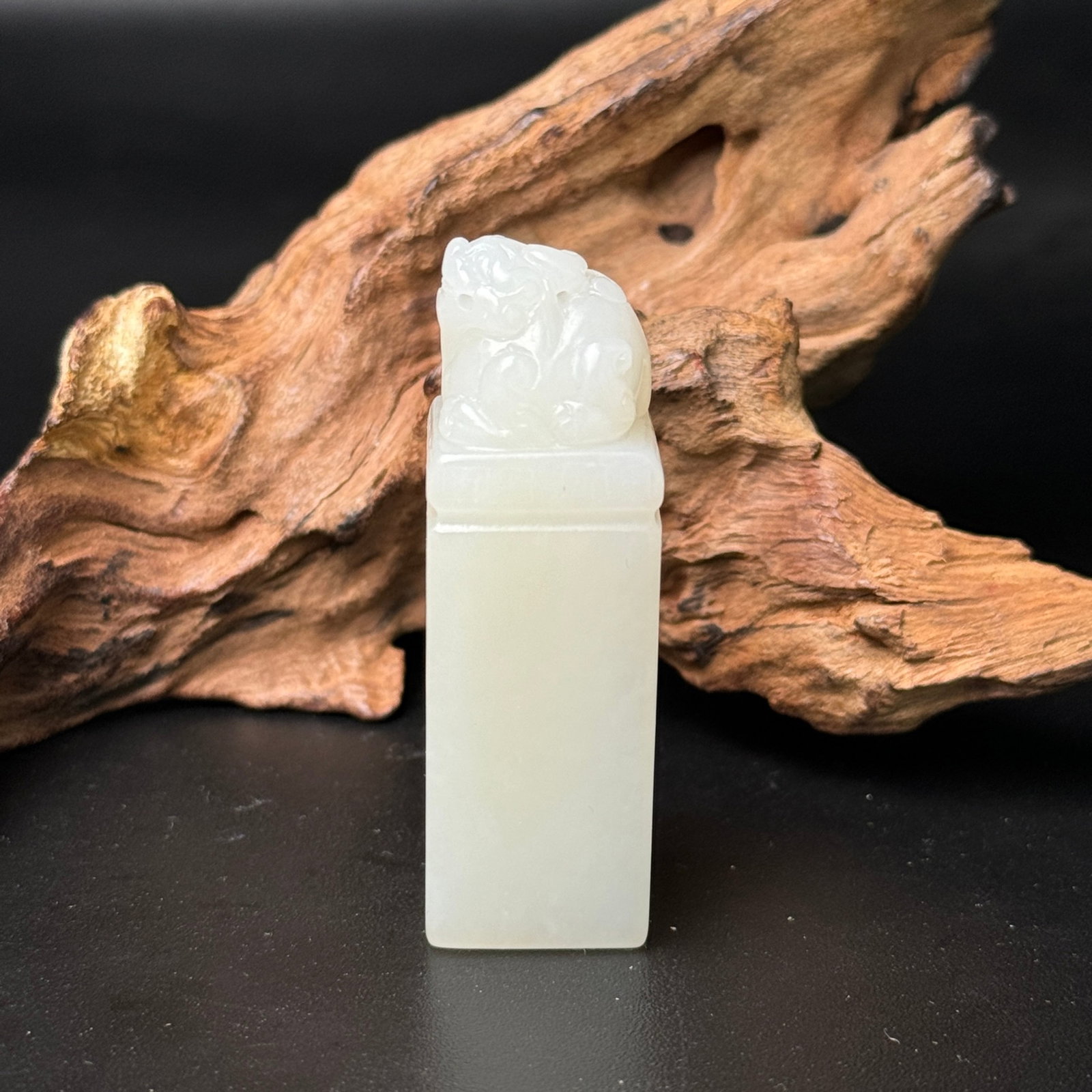 An Exquisite White Jade Auspicious Beast Seal: An Exquisite White Jade Auspicious Beast Seal,Qing Dynasty,China,Size:2.4inx0.7inx0.8in,Weight:59g 白玉瑞兽印章,中国清代