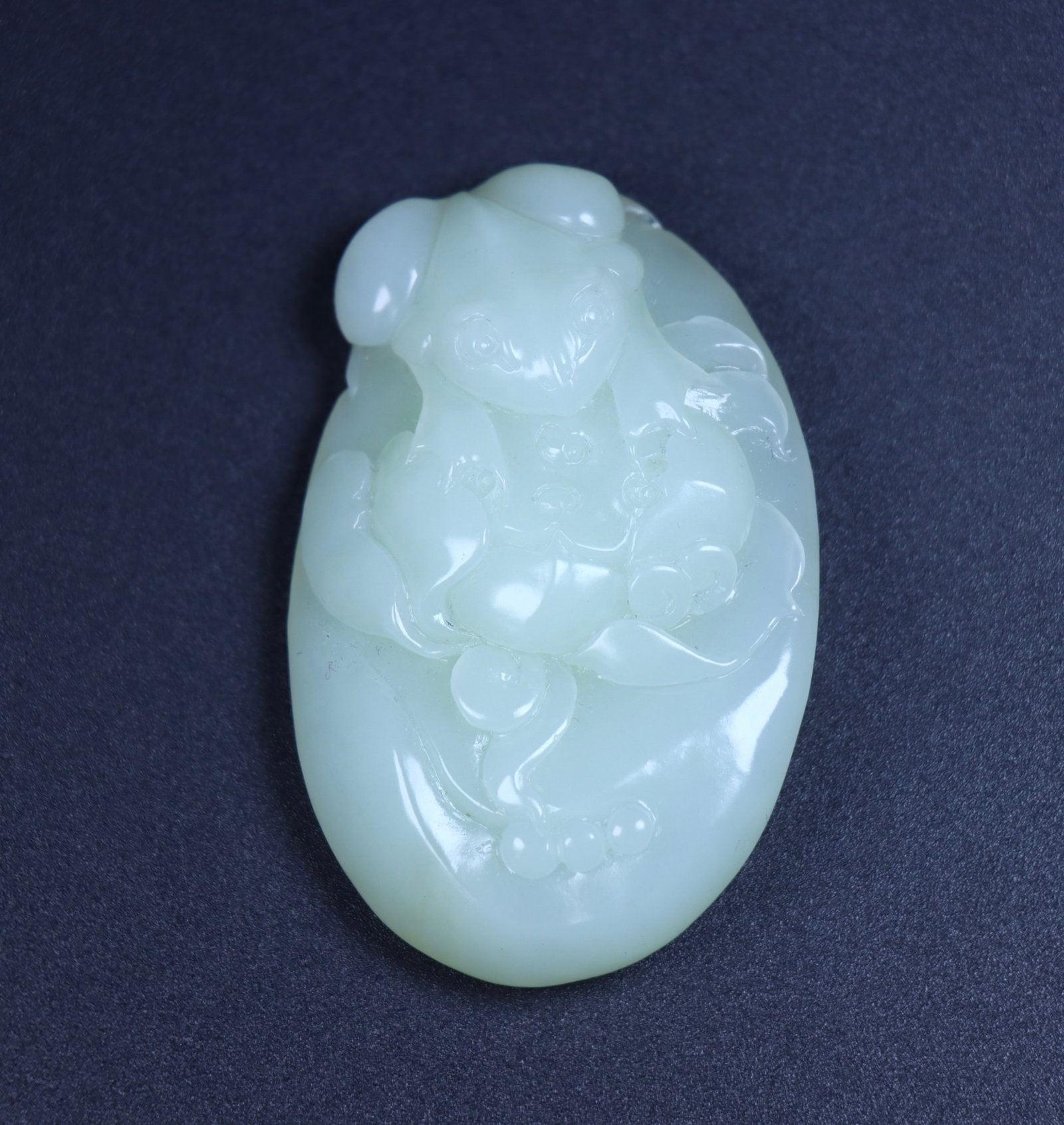An Exquisite White Jade Beast Pattern Pendant: An Exquisite White Jade Beast Pattern Pendant,Qing Dynasty,China,Size:2.6inx1.8inx0.8in,Weight:68g 白玉兽纹挂件,中国清代