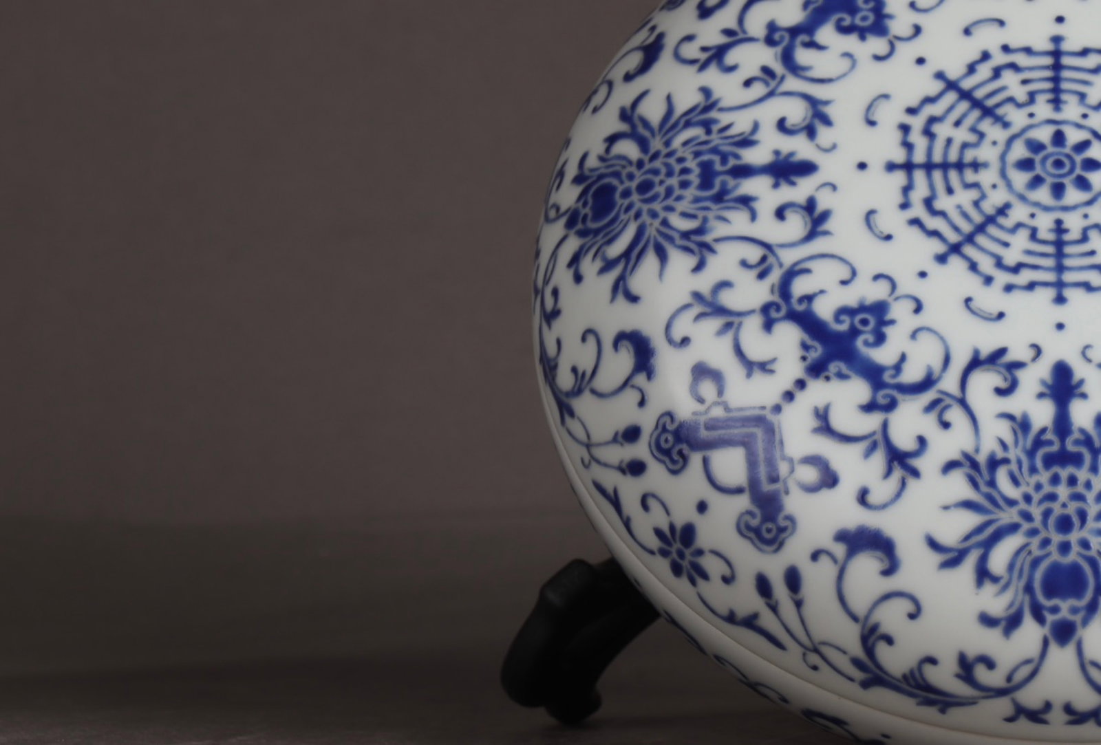 An Exquisite Enamel Lotus Pattern Box - 5
