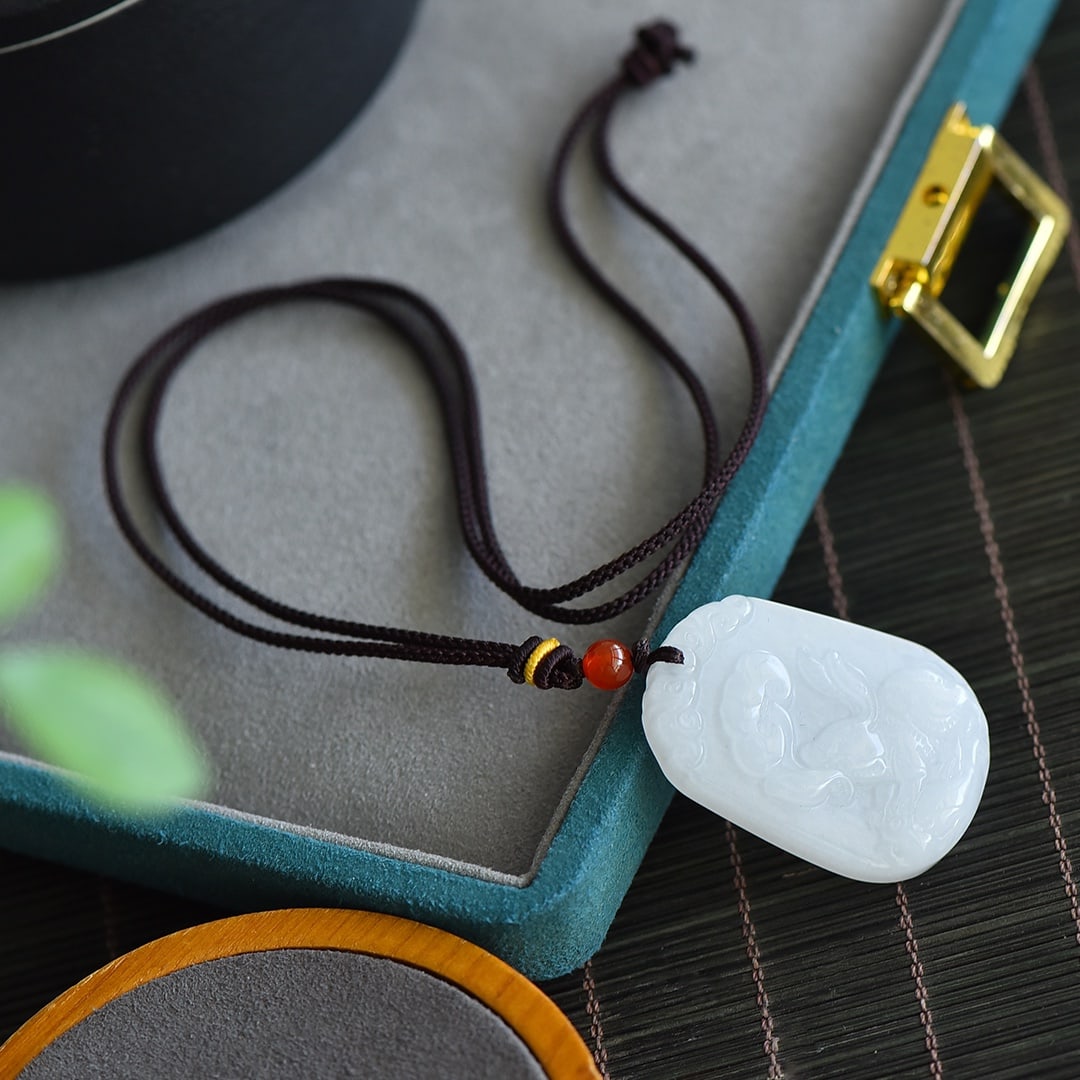 An Exquisite White Jade Rabbit Pattern Pendant - 5