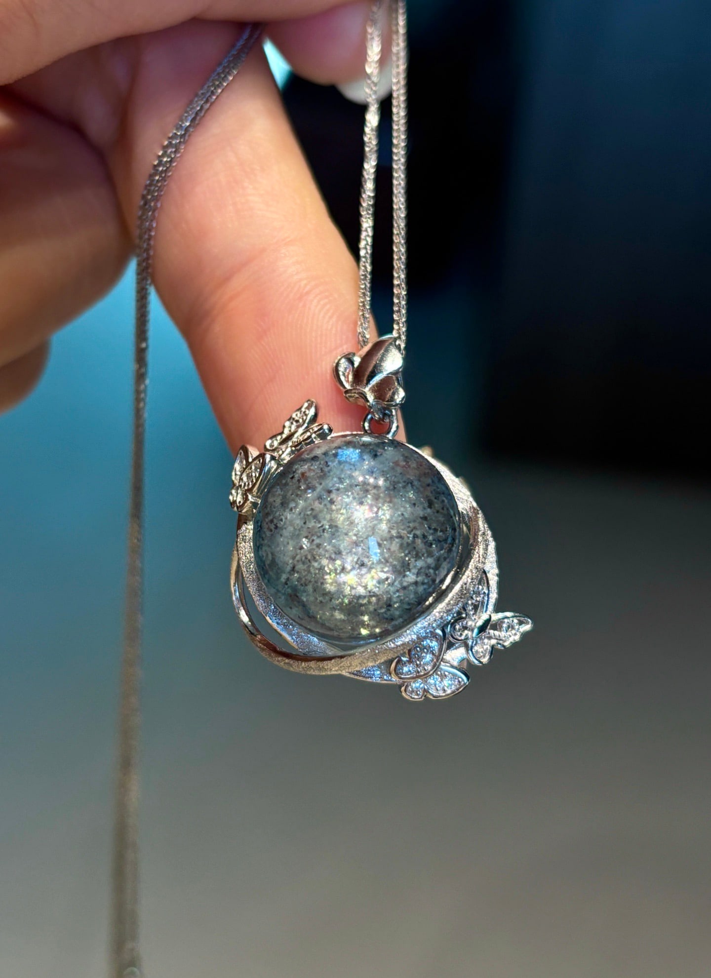 An Exquisite Aquamarine Necklace: An Exquisite Aquamarine Necklace,Size:0.9inx1in,Weight:9g 海蓝宝项链
