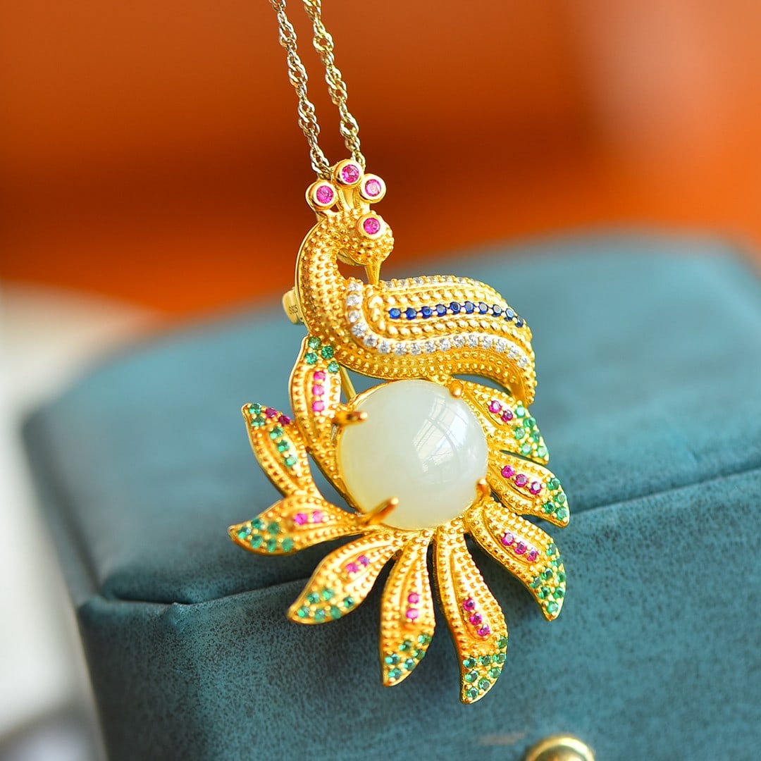 An Exquisite Sterling Silver-Gold Plated Inlaid White Jade Phoenix Necklace,Inlaid Diamond: An Exquisite Sterling Silver-Gold Plated Inlaid White Jade Phoenix Necklace,Inlaid Diamond,Size:0.5inx0.5in