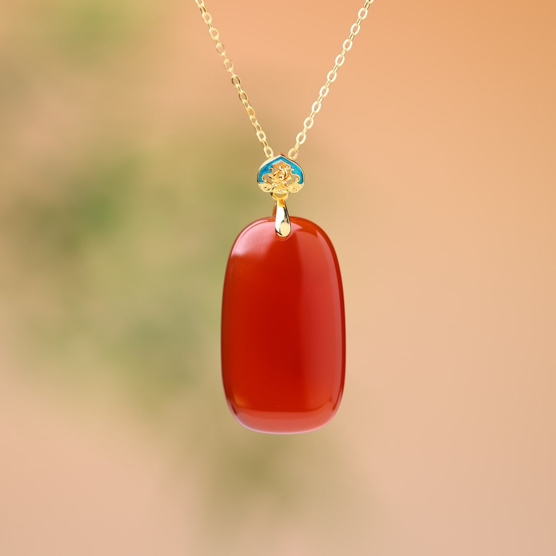 An Exquisite Sterling Silver-Gold Plated Inlaid Red Agate Necklace: An Exquisite Sterling Silver-Gold Plated Inlaid Red Agate Necklace,Size:0.7inx1.2in 纯银镀金镶红玛瑙项链