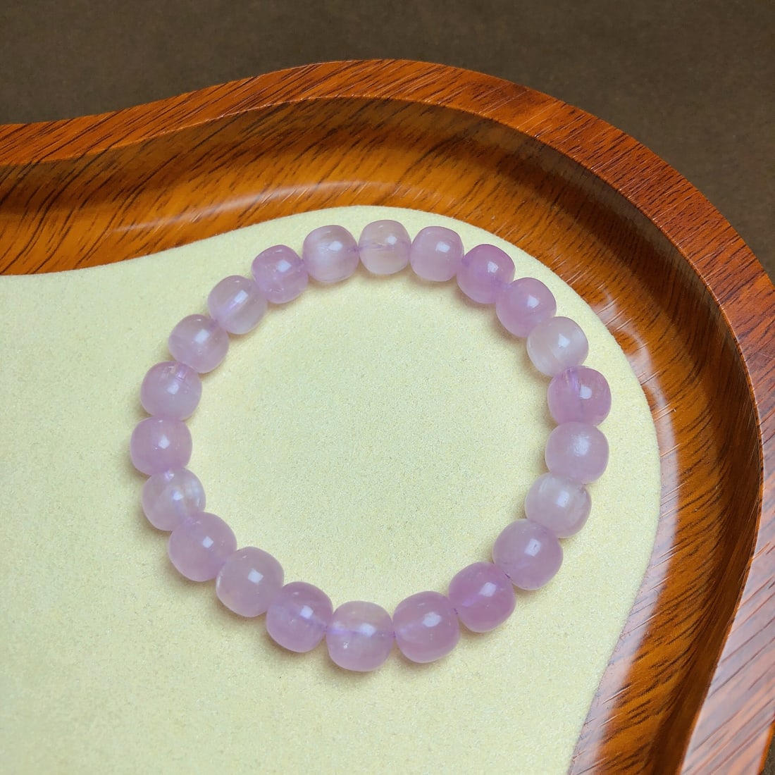 An Exquisite Crystal Bracelet: An Exquisite Crystal Bracelet,Size:0.4inx0.3in,Weight:29.3g 水晶手串