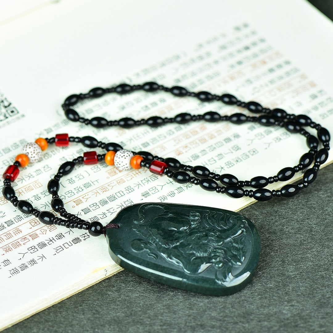 An Exquisite Sapphire Tiger Pattern Pendant - 3