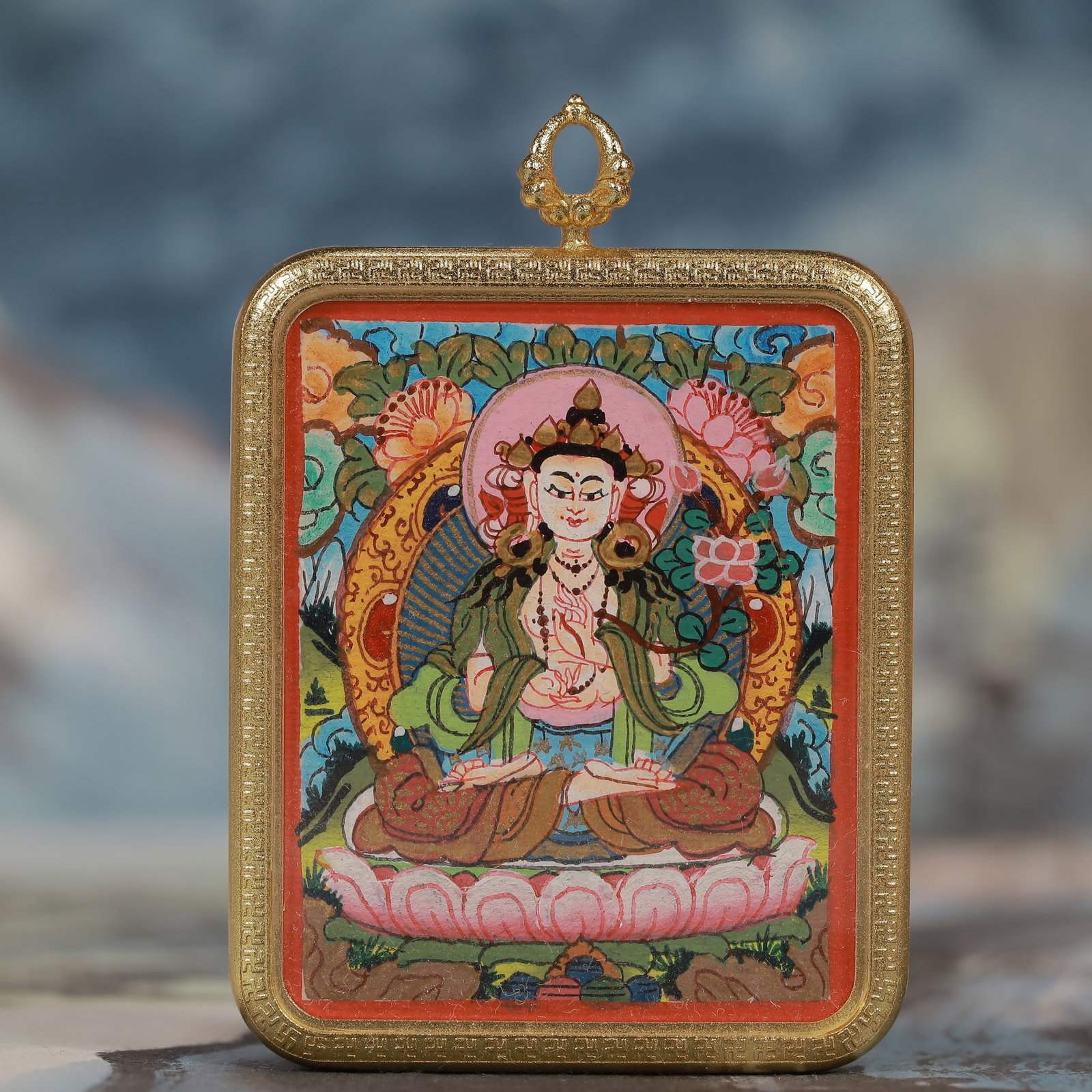 An Exquisite Painted Color Statue of White Tara Tangka: An Exquisite Painted Color Statue of White Tara Tangka,Size:2inx2.8in 彩绘白度母像唐卡