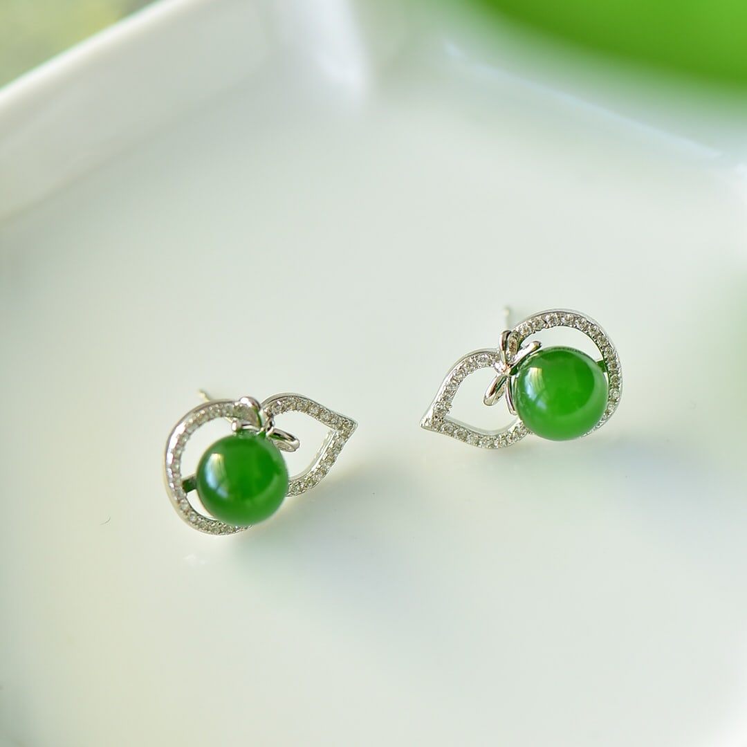 A Pair of Exquisite Sterling Silver Inlaid Jasper Earrings,Inlaid Diamond: A Pair of Exquisite Sterling Silver Inlaid Jasper Earrings,Inlaid Diamond,Size:0.4inx0.7in 一对纯银镶碧玉耳钉,嵌钻石