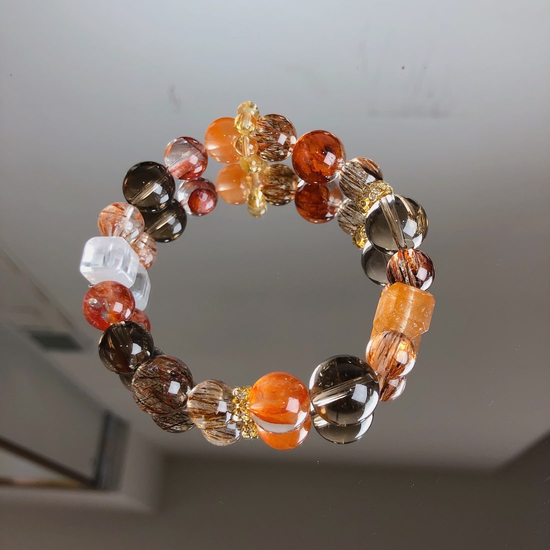 An Exquisite Crystal Bracelet - 2