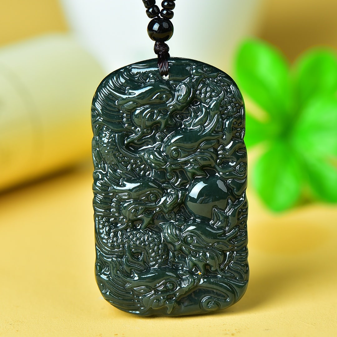 An Exquisite Jasper Dragon Pattern Pendant: An Exquisite Jasper Dragon Pattern Pendant,Size:1.9inx2.4in 碧玉龙纹挂件