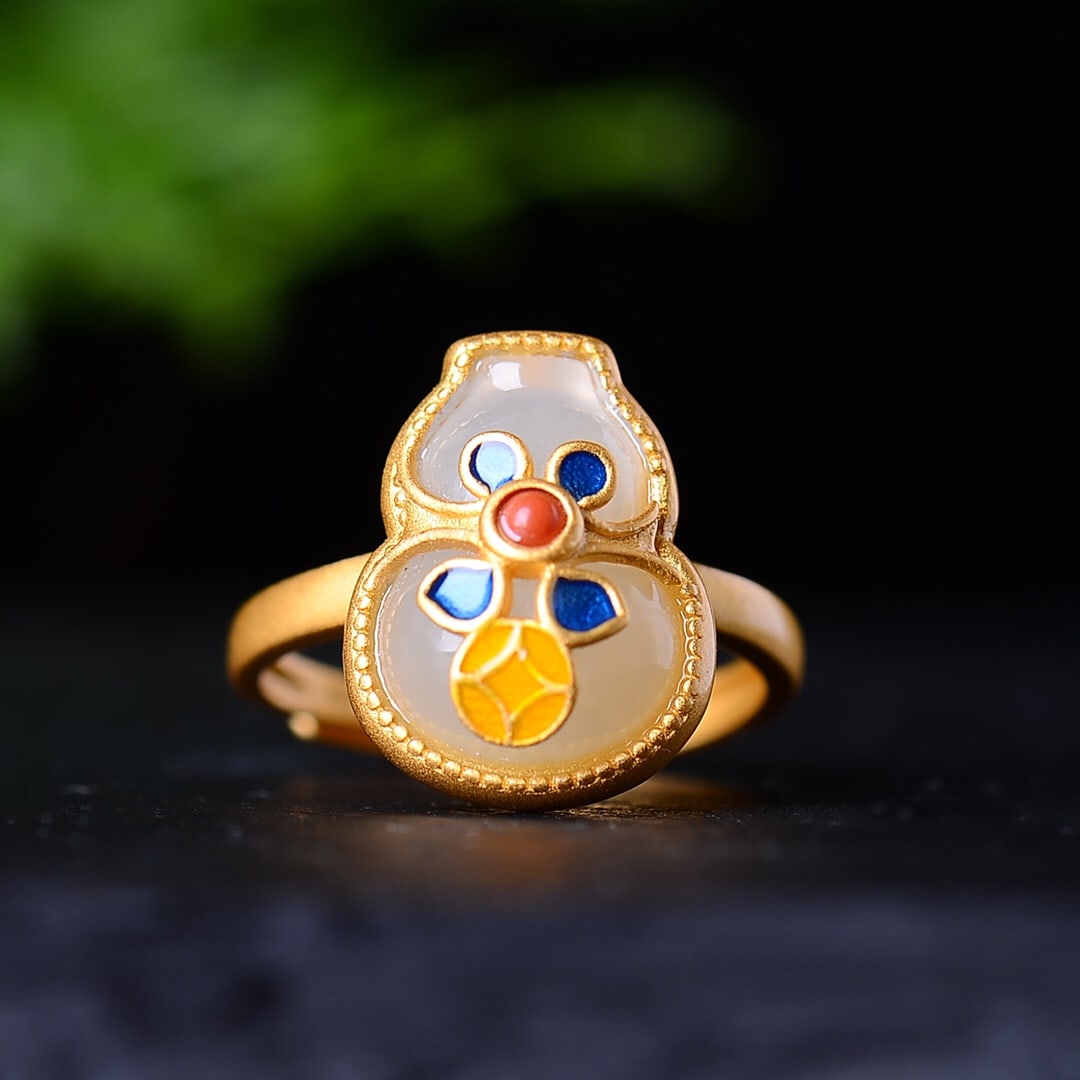 An Exquisite Sterling Silver-Gold Plated Inlaid White Jade Enamel Ring: An Exquisite Sterling Silver-Gold Plated Inlaid White Jade Enamel Ring,Size:0.4inx0.6in 纯银镀金镶白玉珐琅戒指