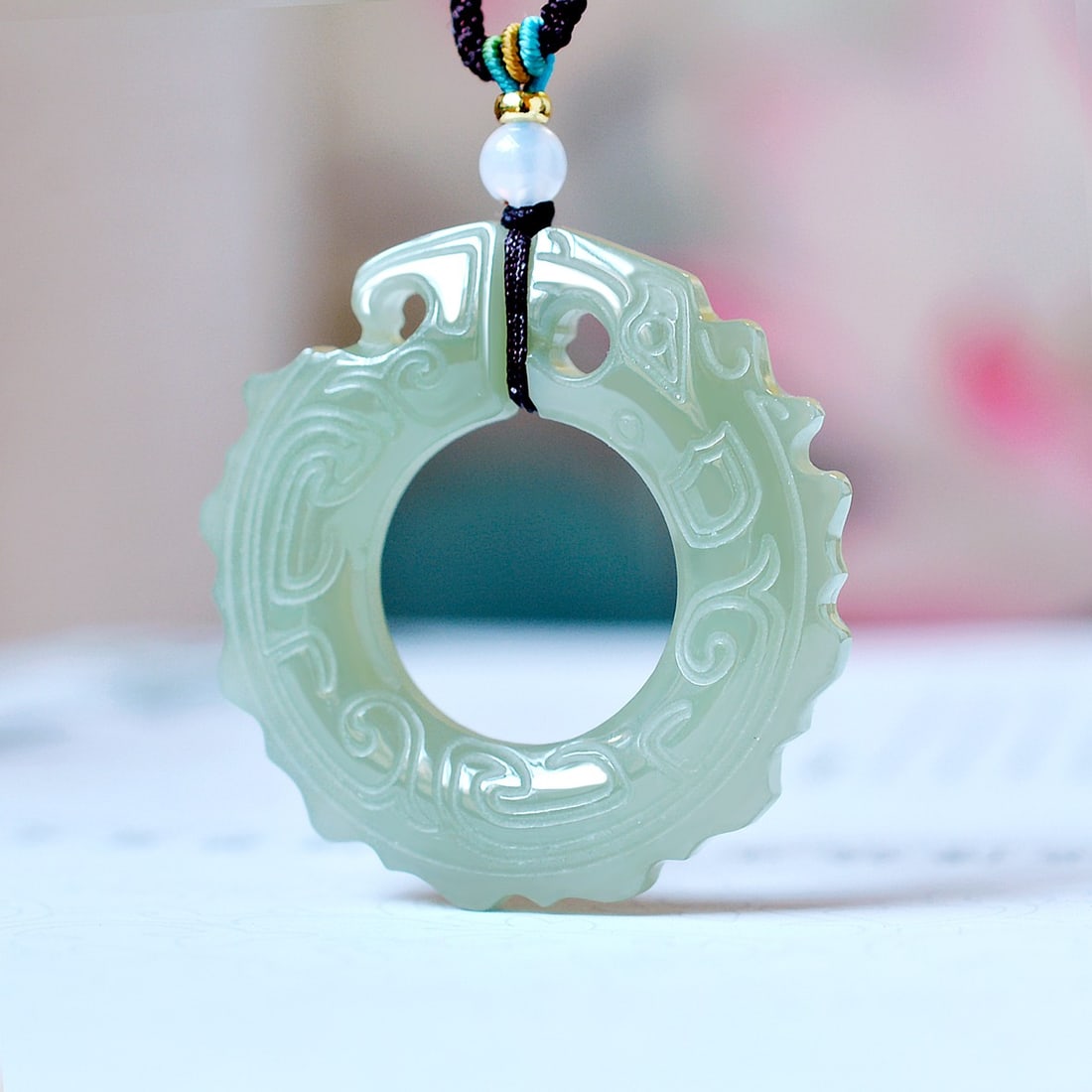 An Exquisite White Jade Dragon Pendant: An Exquisite White Jade Dragon Pendant,Size:1.8inx1.8in 白玉龙挂件