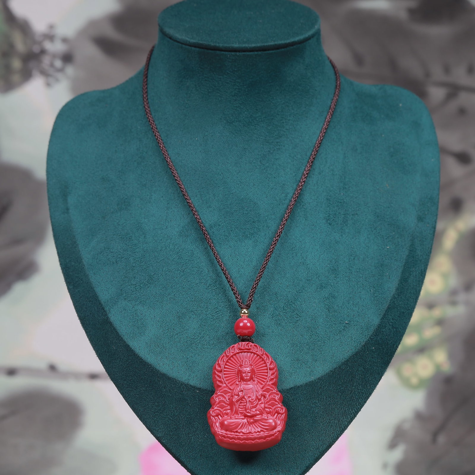 An Exquisite Cinnabar Statue of Avalokitesvara Statue of Bodhisattva Pendant: An Exquisite Cinnabar Statue of Avalokitesvara Statue of Bodhisattva Pendant, Size:1.2inx1.8in, Weight:24g 朱砂观音菩萨佛像挂件