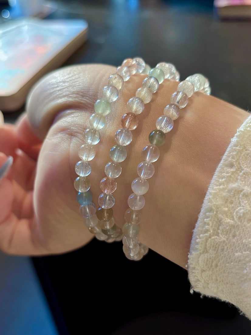 An Exquisite Crystal Bracelet - 5