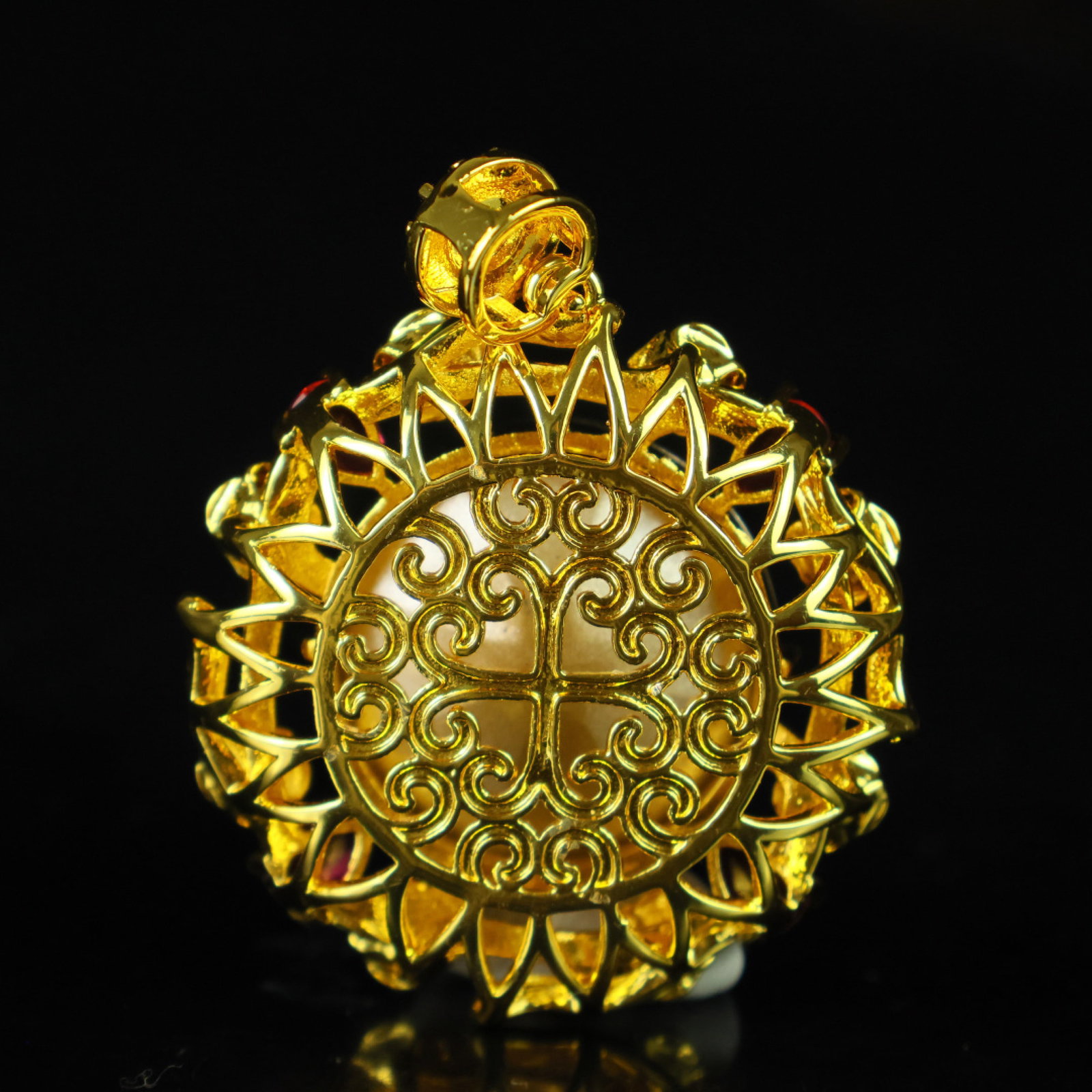 An Exquisite Pendant - 5