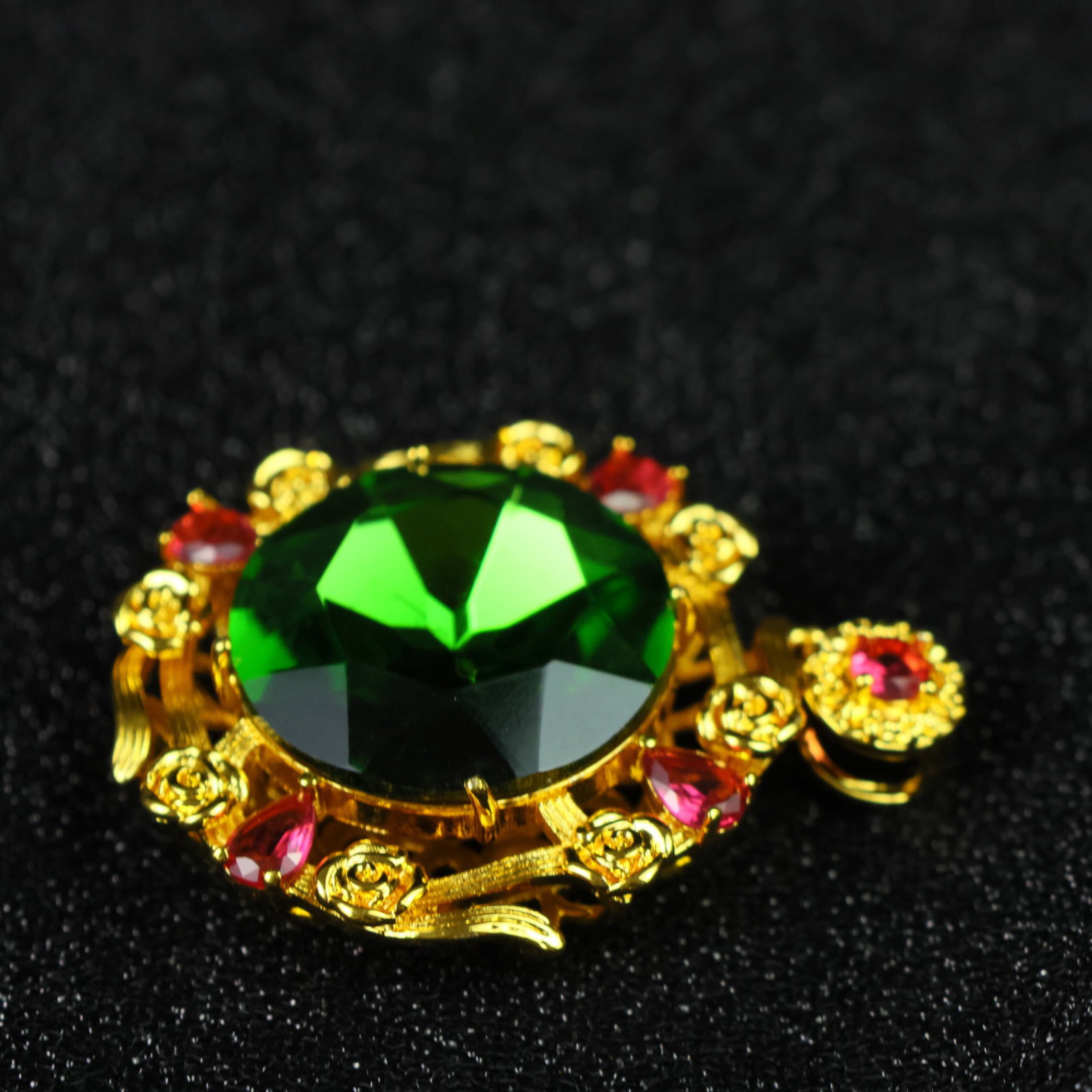 An Exquisite Pendant - 6