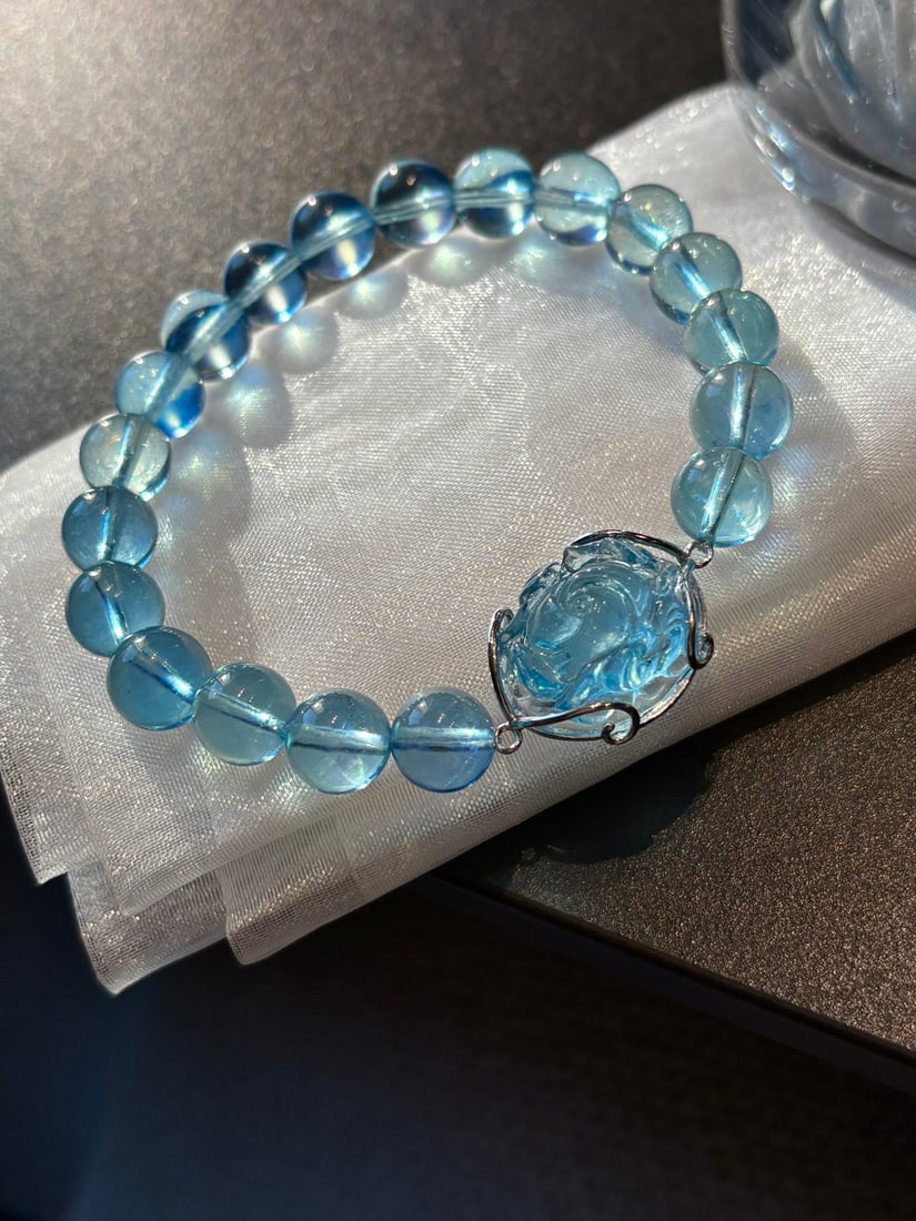 An Exquisite Aquamarine Bracelet: An Exquisite Aquamarine Bracelet,Size:0.3in,Weight:23.5g 海蓝宝手串