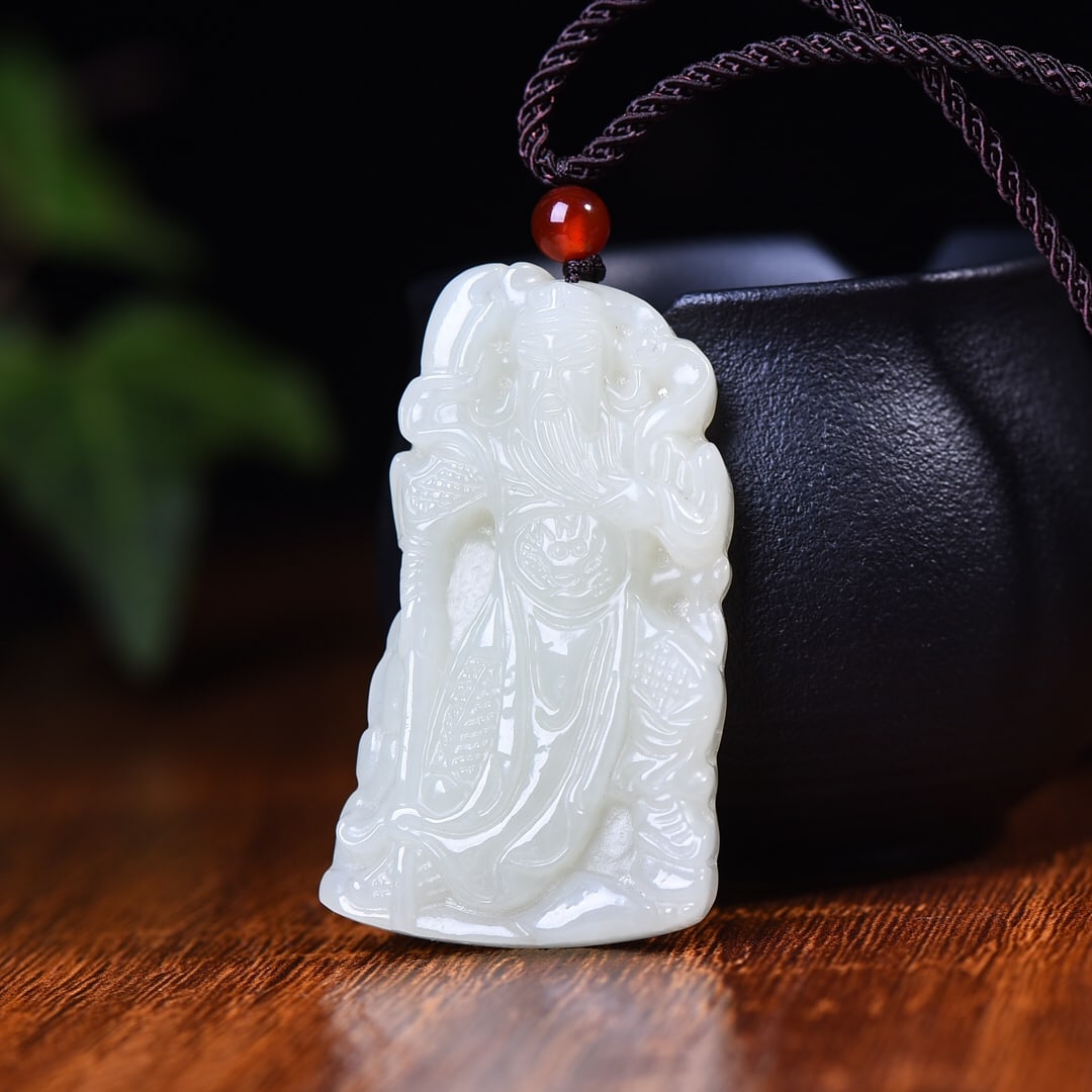 An Exquisite White Jade Guangong Pendant: An Exquisite White Jade Guangong Pendant,Size:2.2inx1.3in (寓意)寓意吉祥 忠义千秋 白玉关公像挂件
