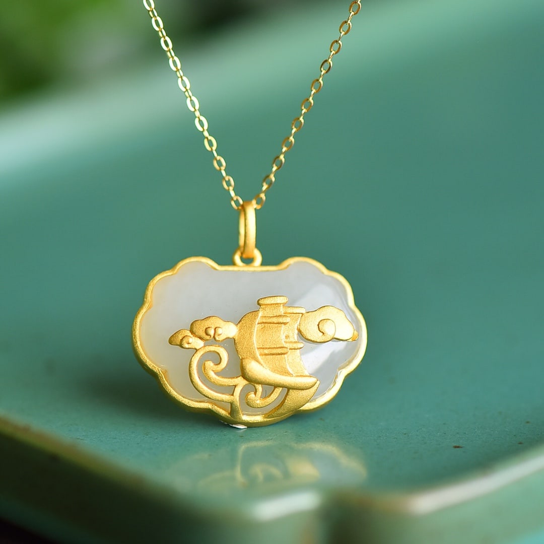 An Exquisite Sterling Silver-Gold Plated Inlaid White Jade Pendant: An Exquisite Sterling Silver-Gold Plated Inlaid White Jade Pendant 纯银镀金镶白玉吊坠