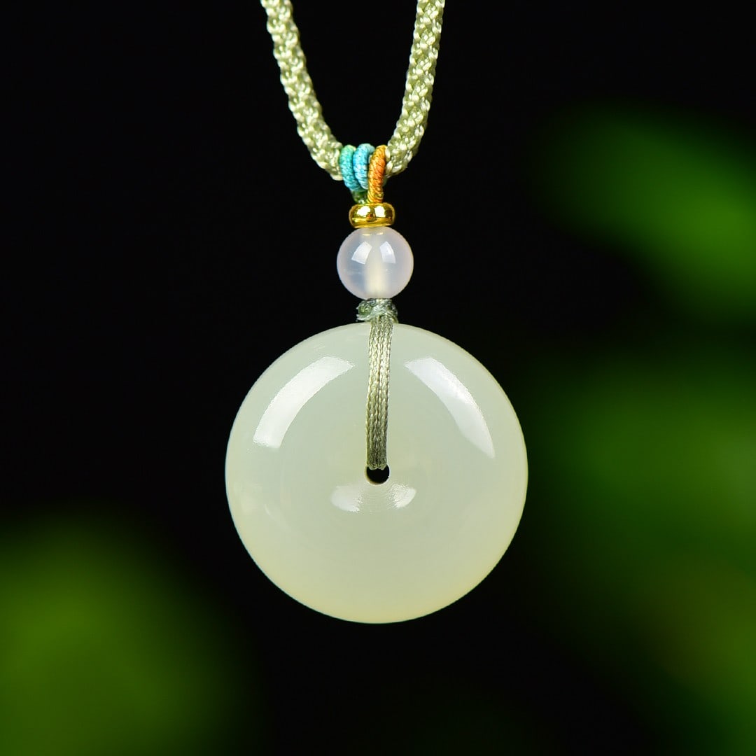 An Exquisite White Jade Pendant: An Exquisite White Jade Pendant,Size:1inx1in 白玉挂件