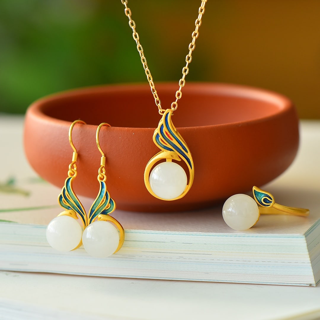 A Set of Fine Sterling Silver-Gold Plated Inlaid White Jade Enamel Jewelrys: A Set of Fine Sterling Silver-Gold Plated Inlaid White Jade Enamel Jewelrys, 一套纯银镀金镶白玉珐琅首饰