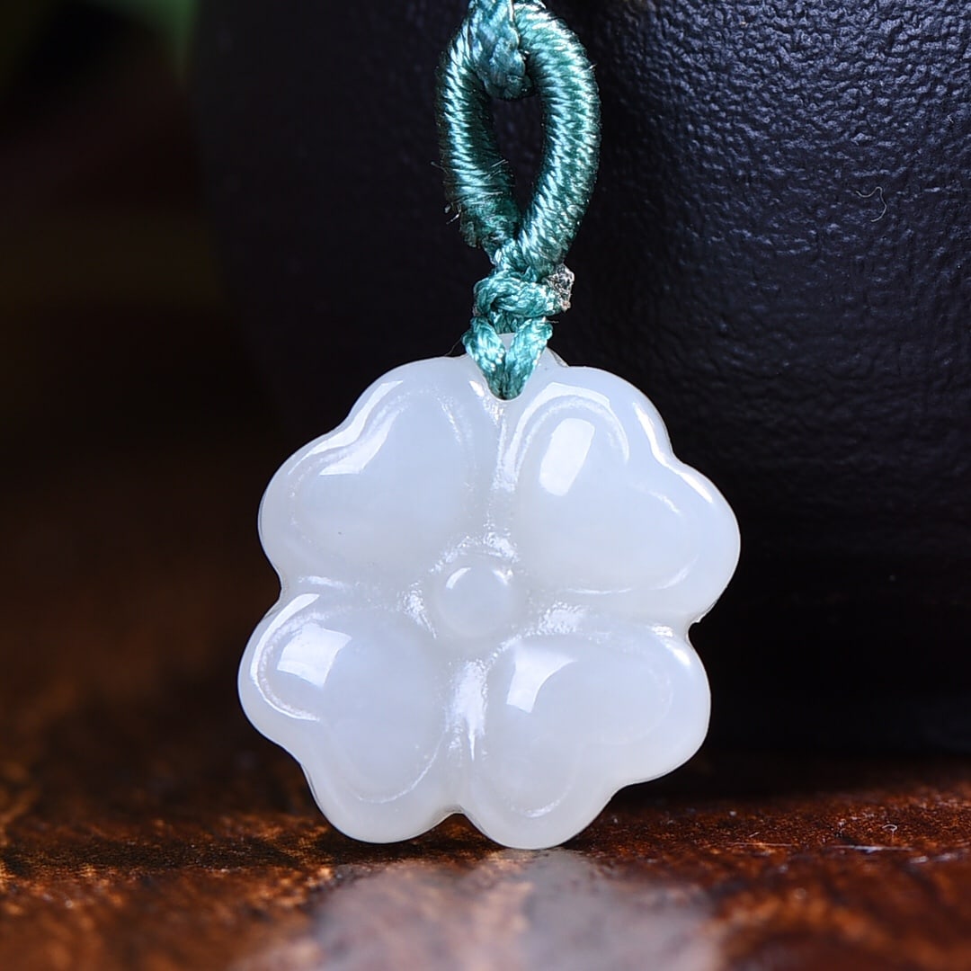 An Exquisite White Jade Pendant: An Exquisite White Jade Pendant,Size:0.7inx0.7in 白玉挂件