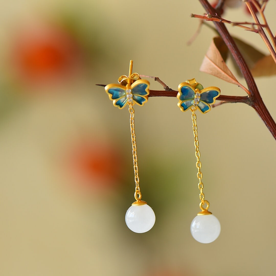 A Pair of Exquisite Sterling Silver-Gold Plated Inlaid White Jade Enamel Earrings: A Pair of Exquisite Sterling Silver-Gold Plated Inlaid White Jade Enamel Earrings,Size:0.3inx0.3in 一对纯银镀金镶白玉珐琅耳Ĩ