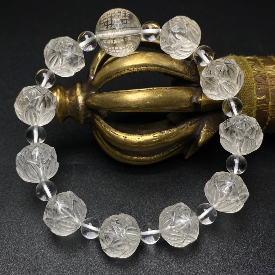 A Precious Crystal Bracelets: A Precious Crystal Bracelets,Size:0.5in,(With Scriptures)Size:0.6in,Weight:32.5g 水晶手串