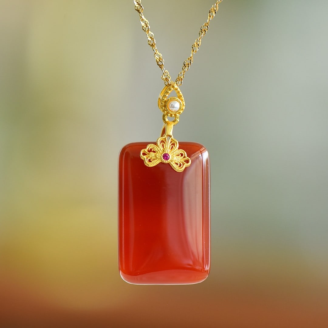 An Exquisite Sterling Silver-Gold Plated Inlaid Agate Pendant: An Exquisite Sterling Silver-Gold Plated Inlaid Agate Pendant,Size:0.7inx1in 纯银镀金镶玛瑙吊坠