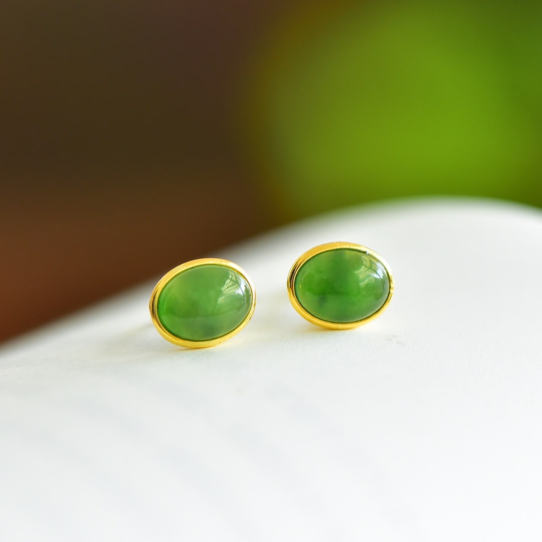 A Pair of Exquisite Sterling Silver-Gold Plated Inlaid Jasper Earrings: A Pair of Exquisite Sterling Silver-Gold Plated Inlaid Jasper Earrings 一对纯银镀金镶碧玉耳环