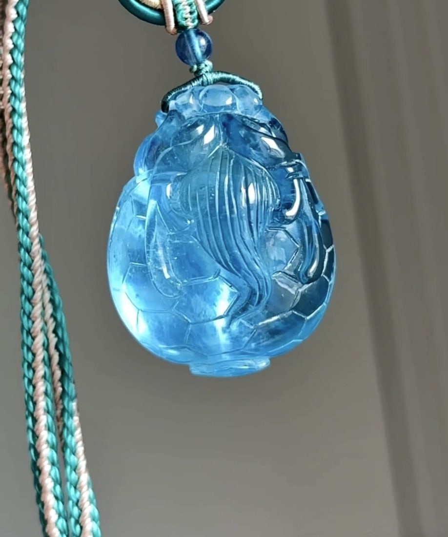 An Exquisite Aquamarine Dragon and Turtle Necklace: An Exquisite Aquamarine Dragon and Turtle Necklace,Size:1.5inx1.2inx0.8in,Weight:32.2g 海蓝宝龙龟吊坠