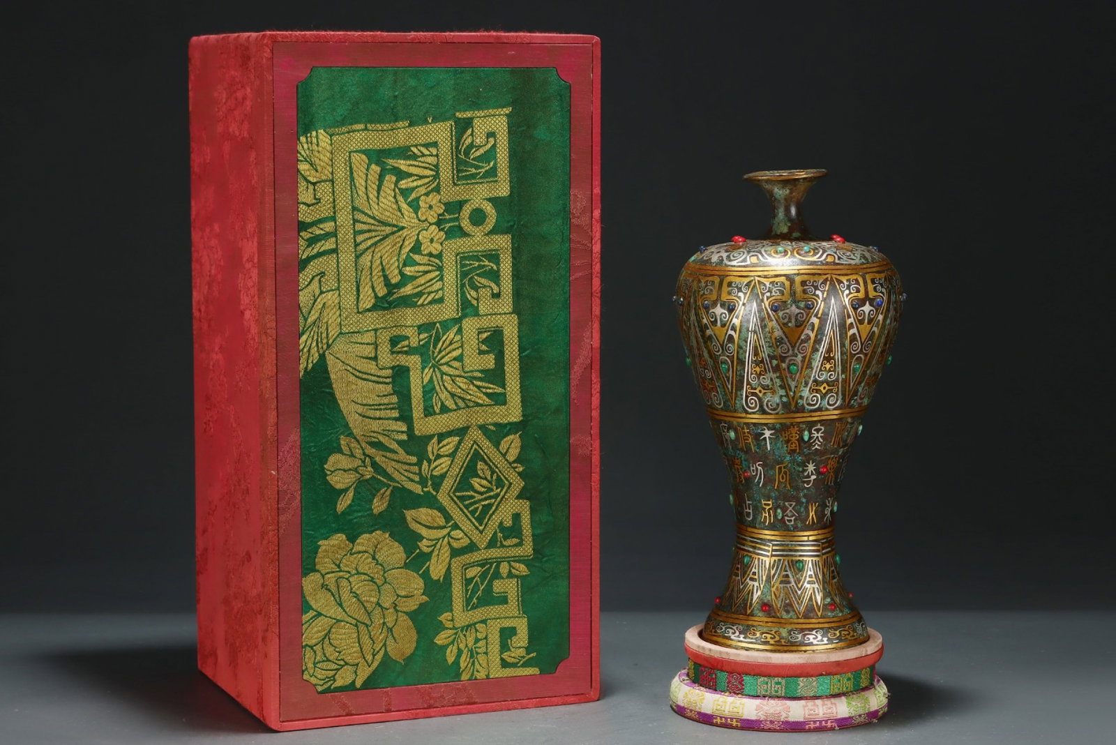 An Archaic Bronze Inlaid Gold and Silver Beast-Face Pattern Vase,Inlaid Gems: An Archaic Bronze Inlaid Gold and Silver Beast-Face Pattern Vase,Inlaid Gems,the Warring States period in China,Size:12.4inx6.1in 青铜错金银兽面纹ல