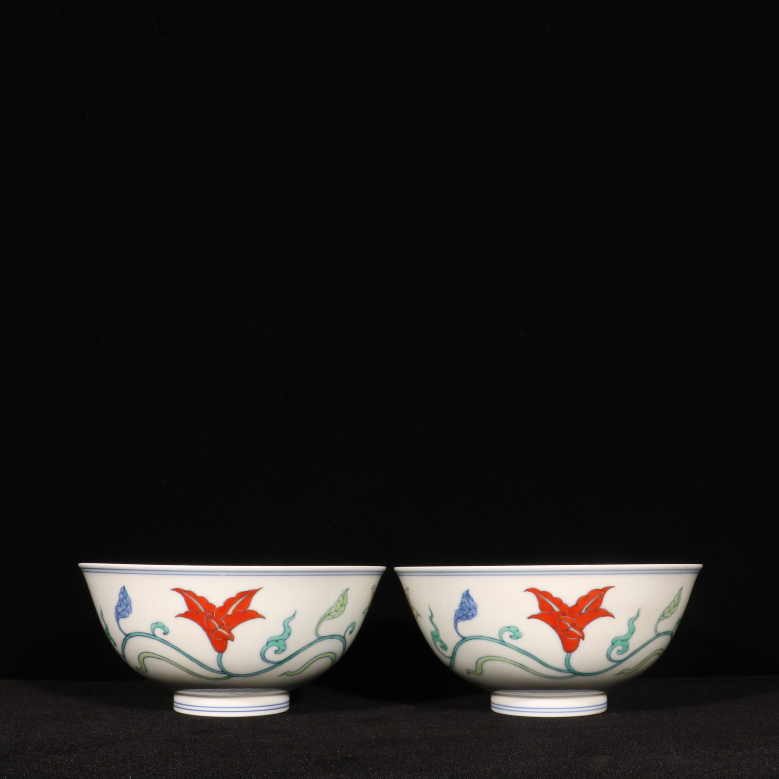 A Pair of Exquisite Doucai Lotus Pattern and Flower Pattern Bowls (1 of 9)