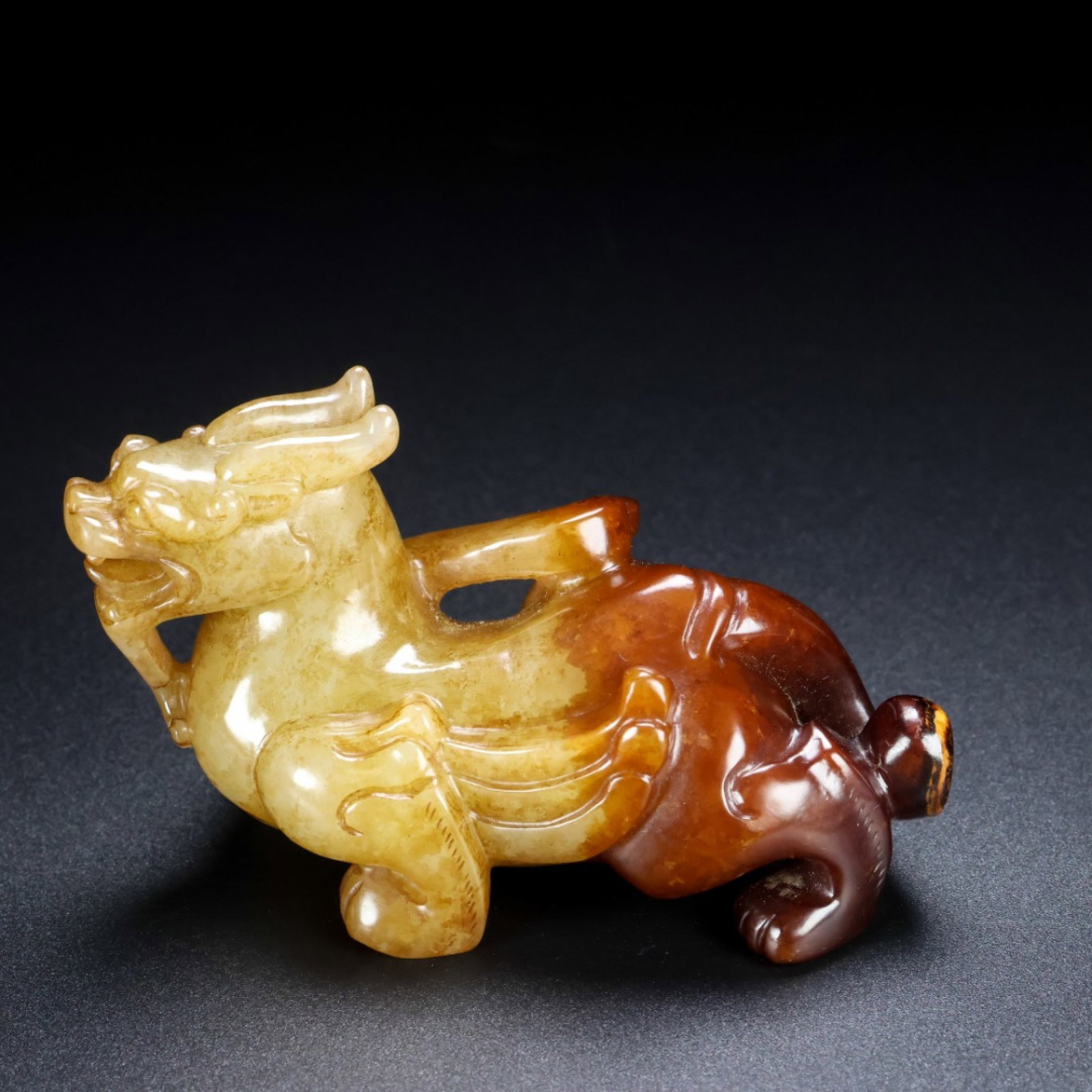 An Archaic Gaogu yu Auspicious Beast Ornament: An Archaic Gaogu yu Auspicious Beast Ornament,Ancient Time, China, Size:3.1inx1.6inx2in, Weight:129g 高古玉瑞兽纹摆件,中国远古&#