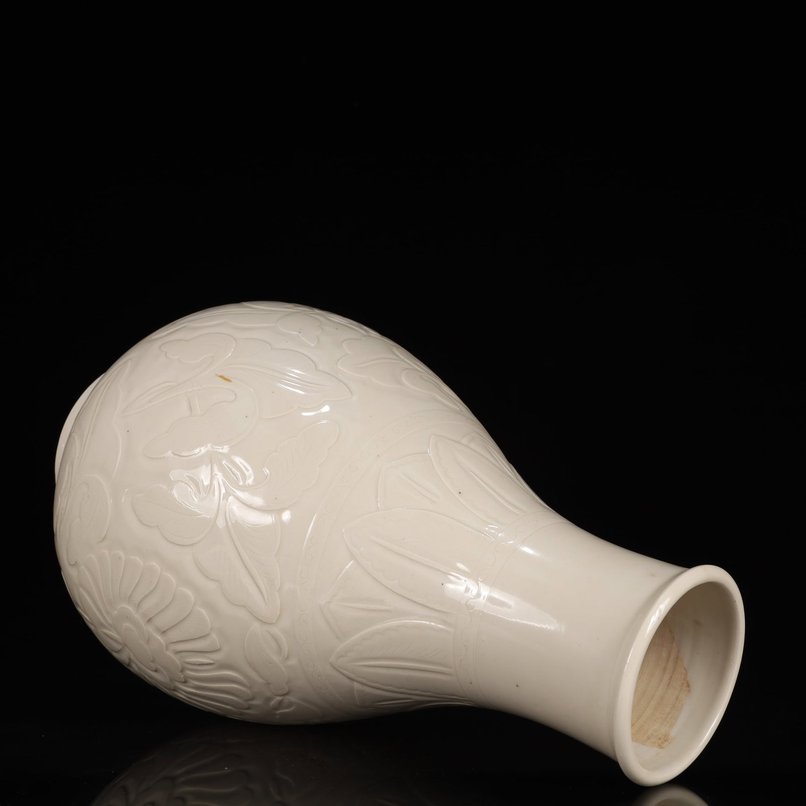 A Rare Ding yao Flower Pattern Vase - 10