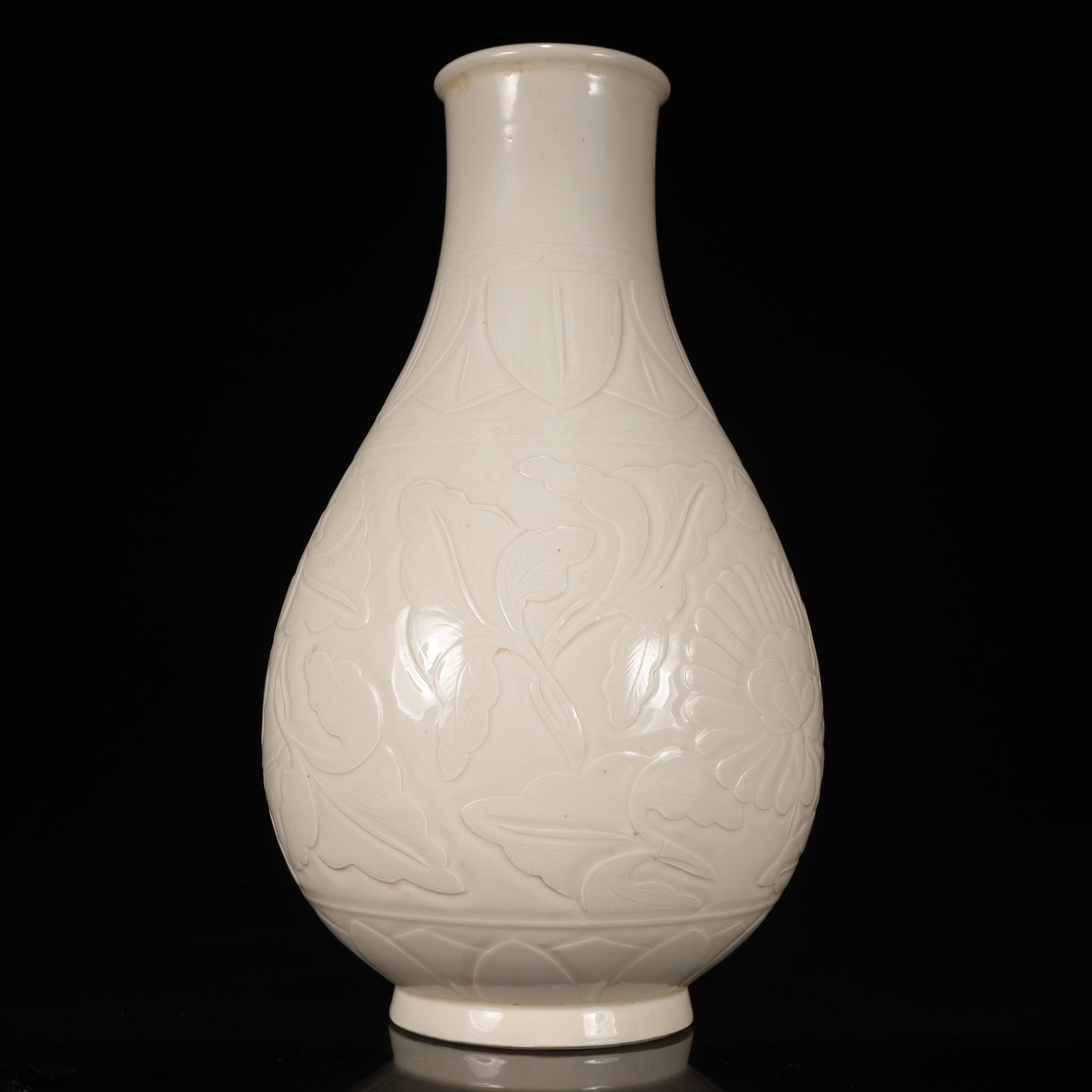 A Rare Ding yao Flower Pattern Vase - 4