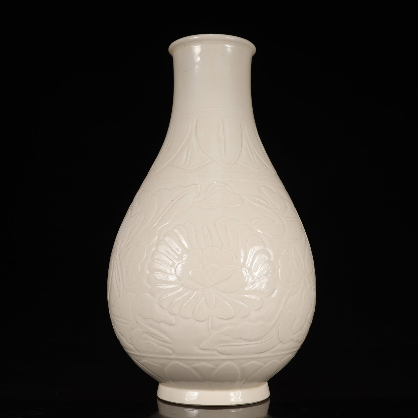 A Rare Ding yao Flower Pattern Vase - 5