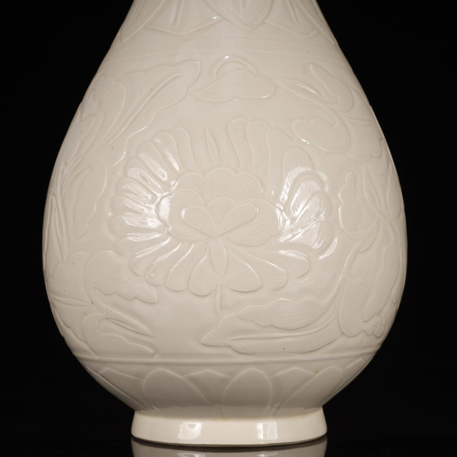 A Rare Ding yao Flower Pattern Vase - 6