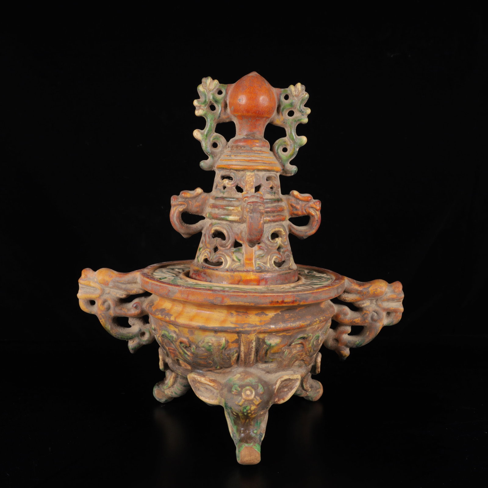 An Exquisite Tang Tri-Color Glazed Pottery Tripod Censer: An Exquisite Tang Tri-Color Glazed Pottery Tripod Censer,Tang Dynasty,China,Size:9.8inx6.3inx11in,Weight:1400g 唐三彩三足香炉,中国唐代