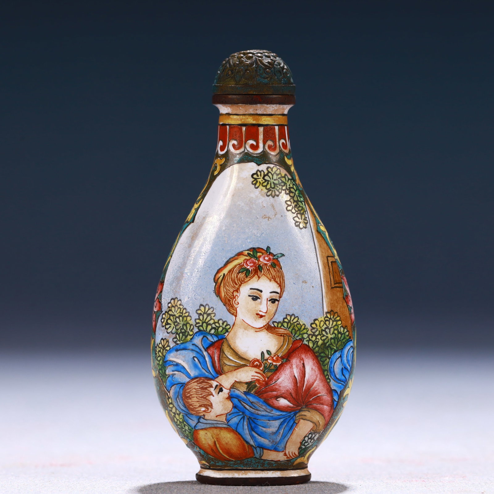 An Exquisite Painted Enamel Figure Pattern Snuff Bottle - 5