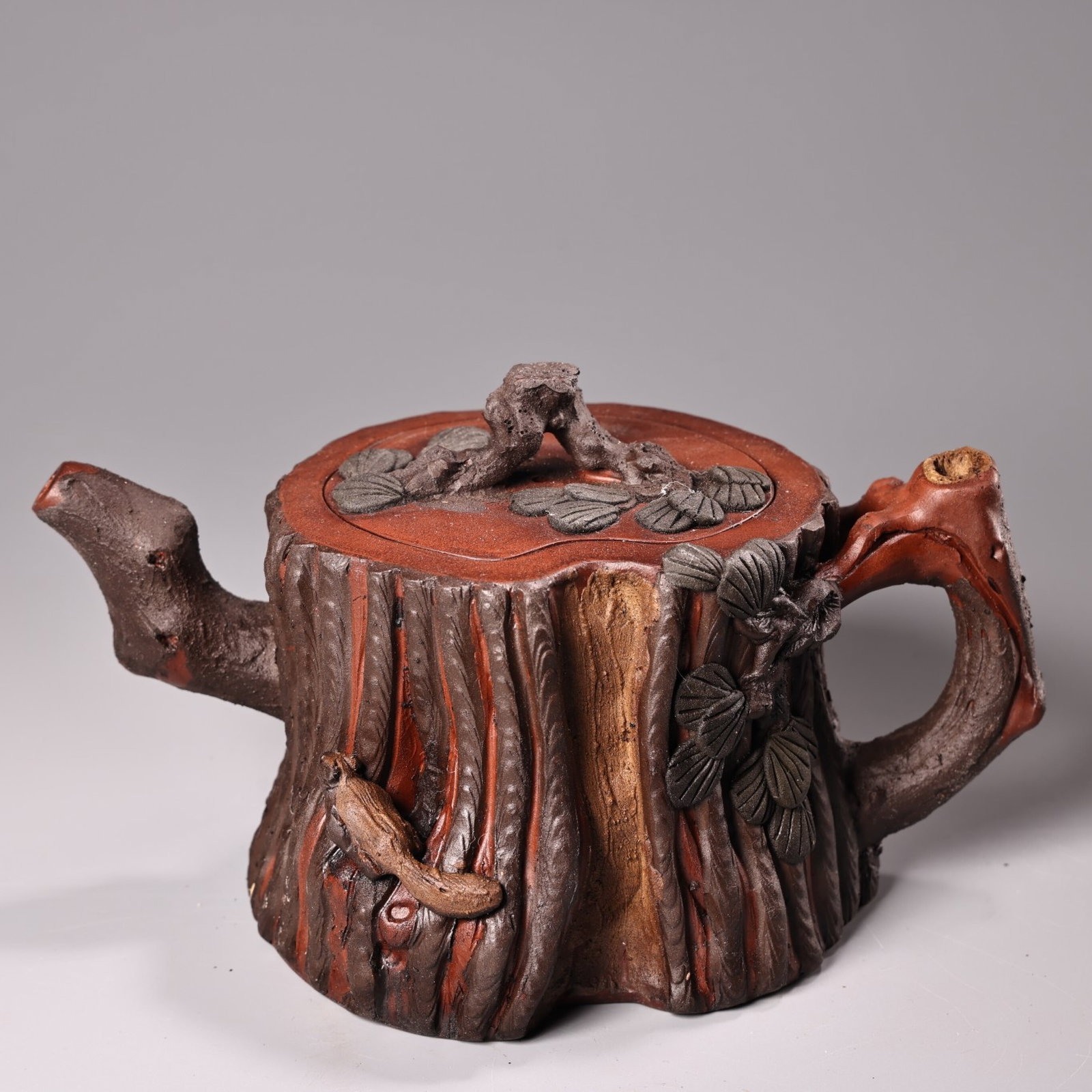 An Exquisite Purple Sands Flower Pattern Teapot (1 of 9)