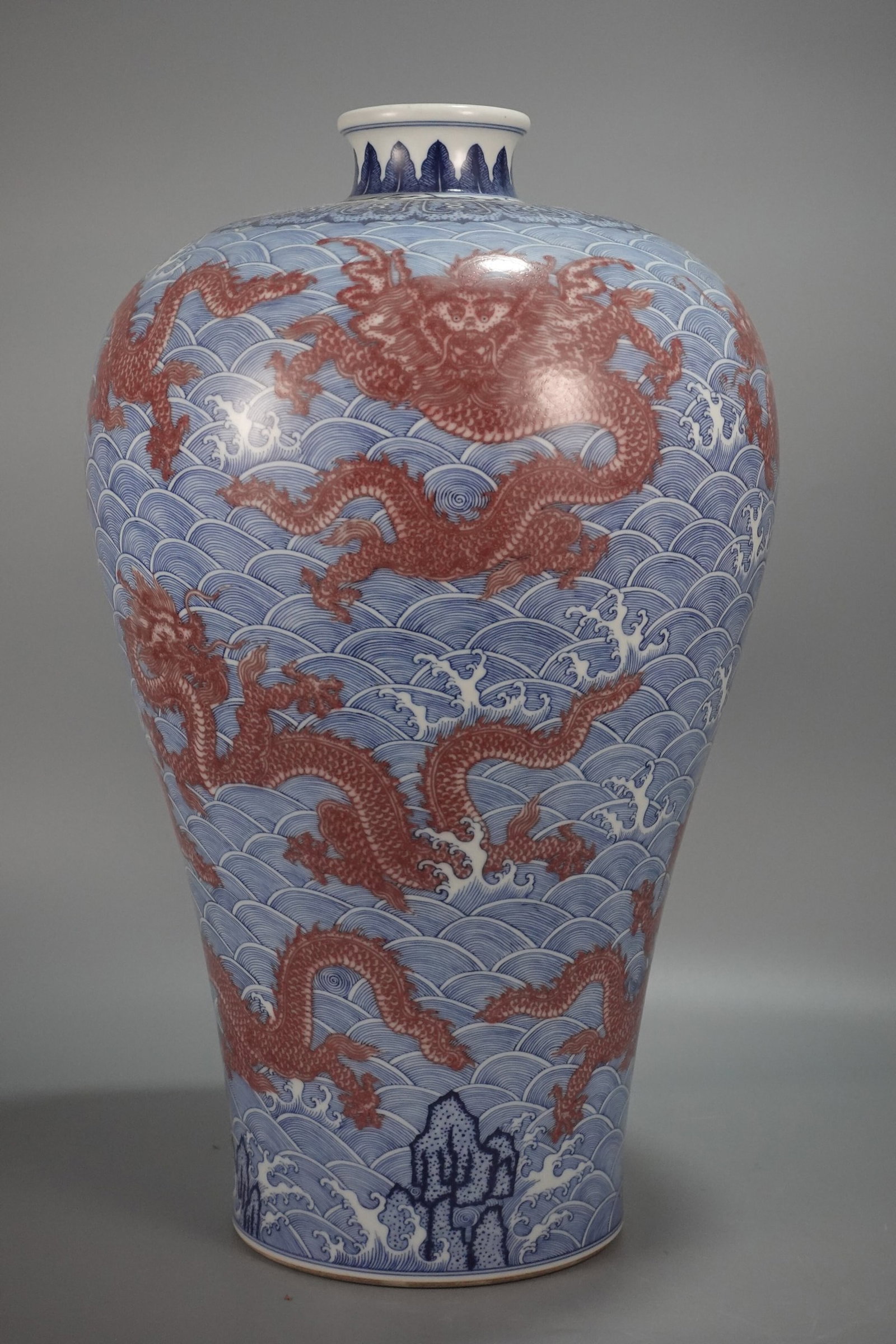 A Huge Blue and White Underglaze-Red Vase: A Huge Blue and White Underglaze-Red Vase,Qing Dynasty,China,Qianlong Six-character Mark,Size:20.7inx11.6in 青花釉里红瓶,中国清代,乾&#