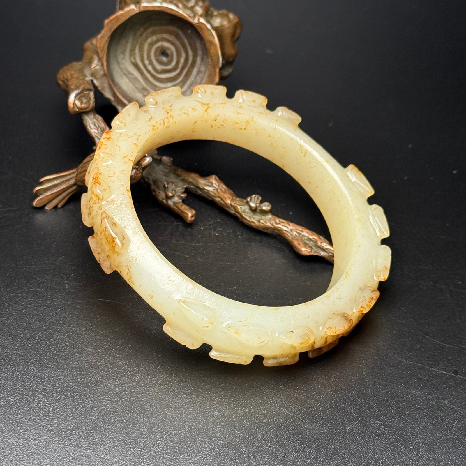 An Exquisite White Jade Cicada Pattern Bracelet - 3