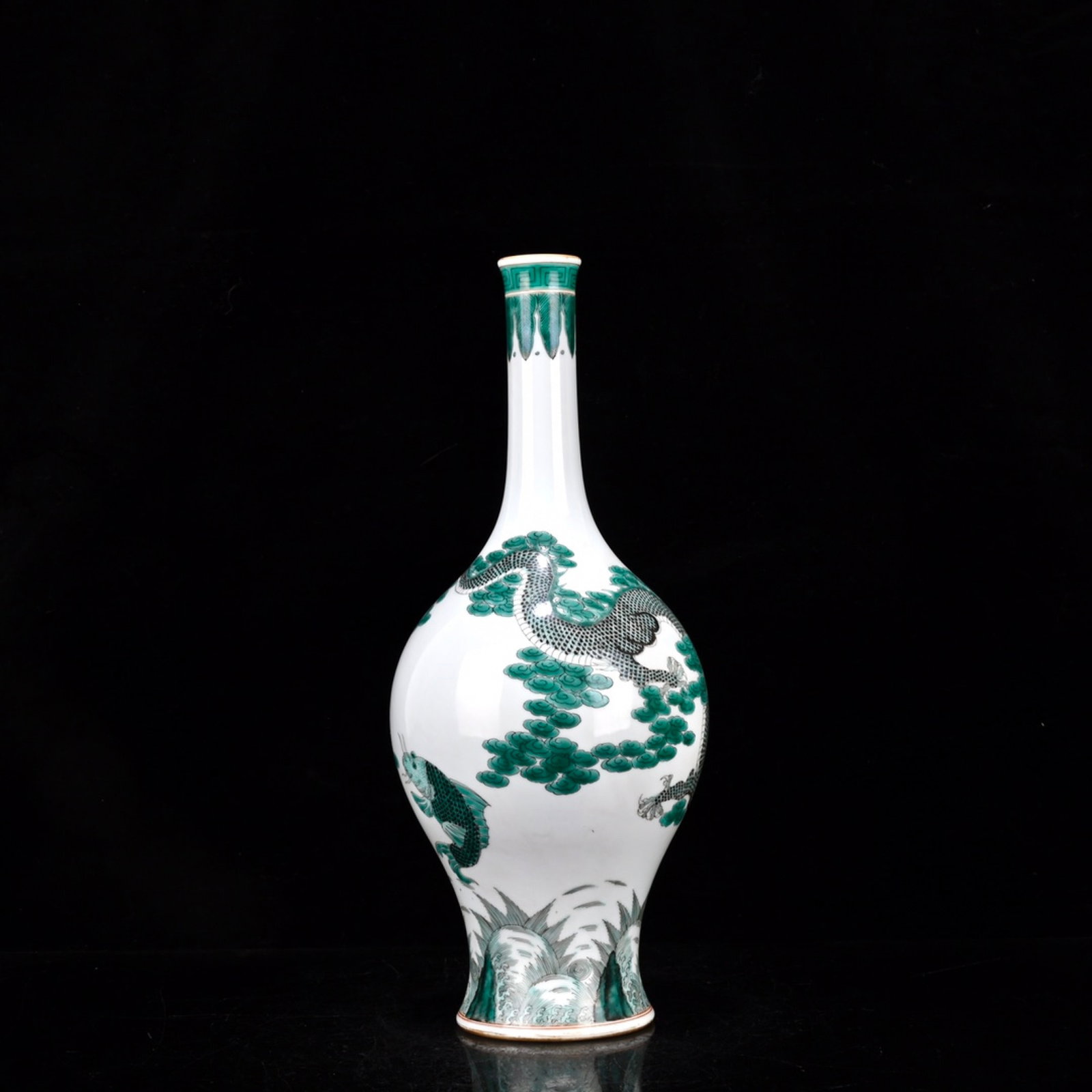 A Rare Wucai Dragon Pattern Vase - 2