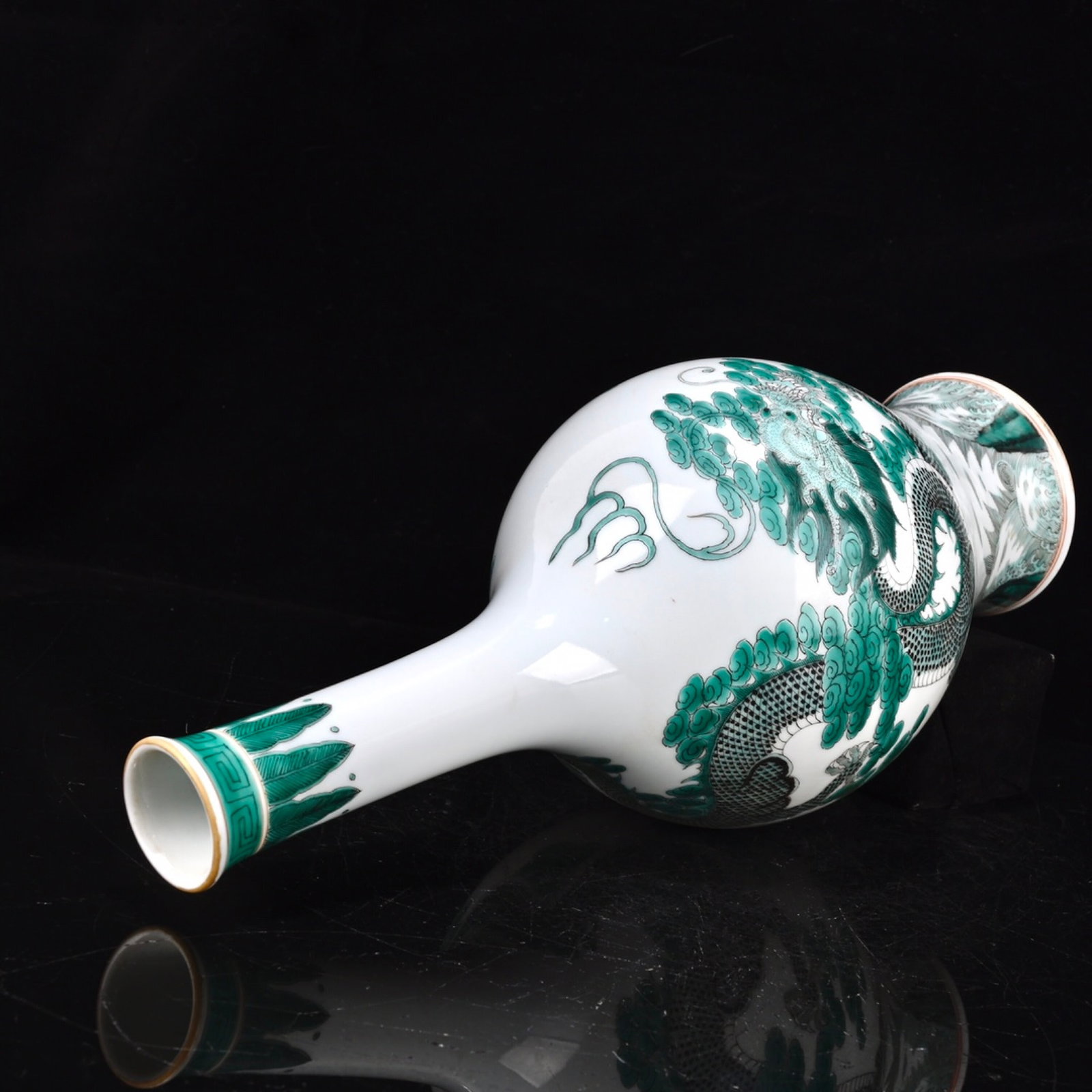 A Rare Wucai Dragon Pattern Vase - 8