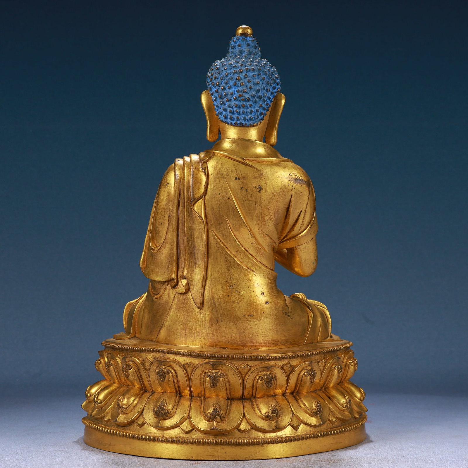 A Solemn Gilt Bronze Statue of Sakyamuni - 10
