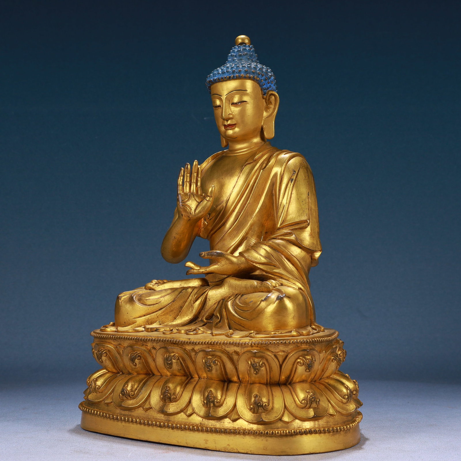 A Solemn Gilt Bronze Statue of Sakyamuni - 5